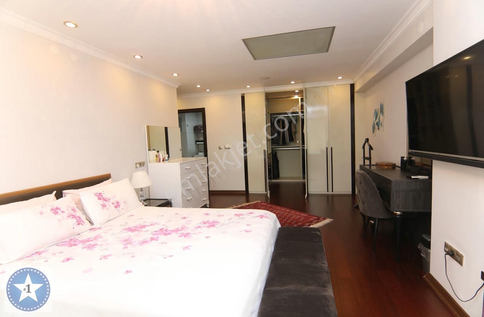 Çok Özel Konum Çok Özel Bina Çok Özel Ve Büyük Bir Daire - Görsel 16