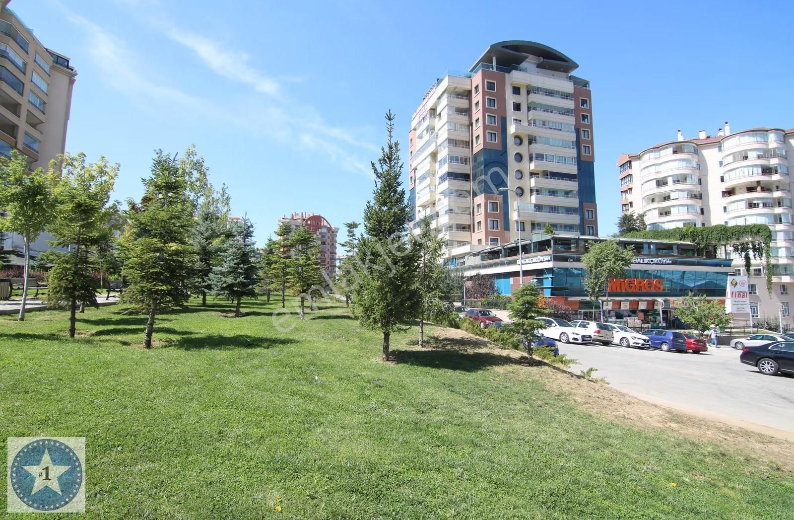 Çok Özel Konum Çok Özel Bina Çok Özel Ve Büyük Bir Daire