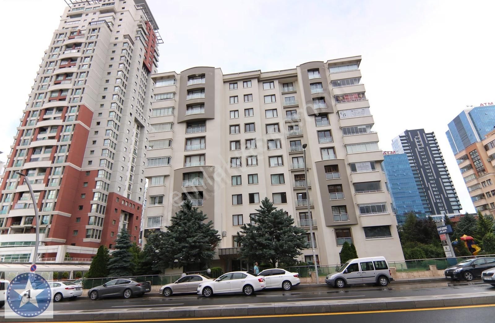 Ana Cadde Üzerinde Elit Konumda Geniş Odalar Kolay Ulaşım - Görsel 24