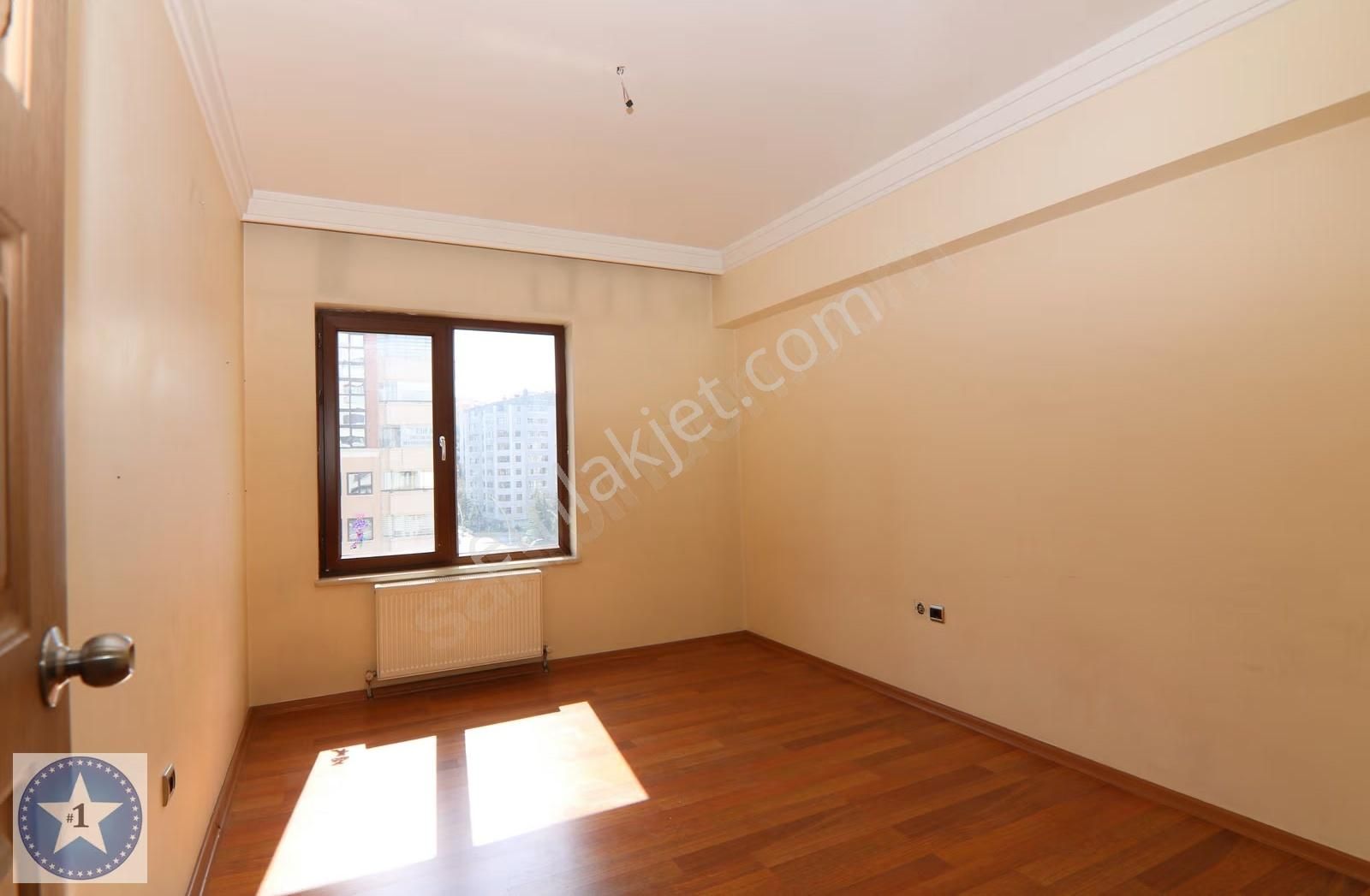 Ana Cadde Üzerinde Elit Konumda Geniş Odalar Kolay Ulaşım - Görsel 19