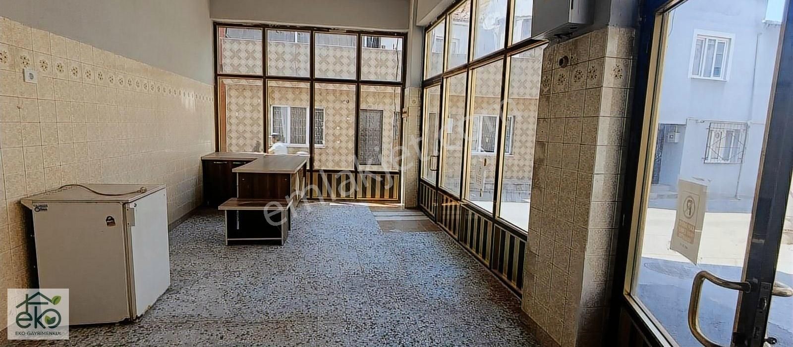 Merinos Parkı Karşısında Satılık 35 M2 Fırsat Dükkan - Görsel 4