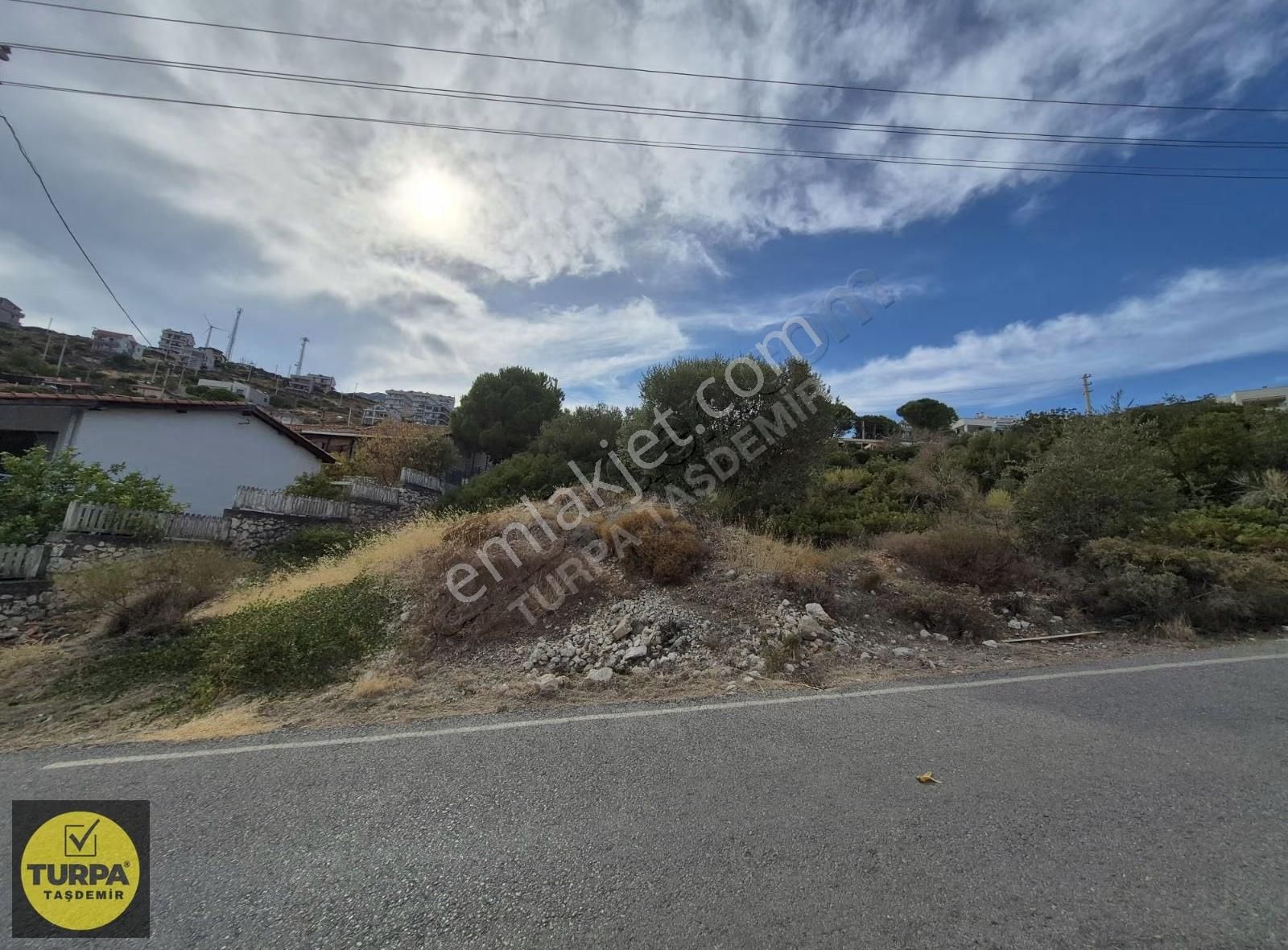 Karaburun İskele De Satılık 544 M2 Manzaralı Müstakil Arsa