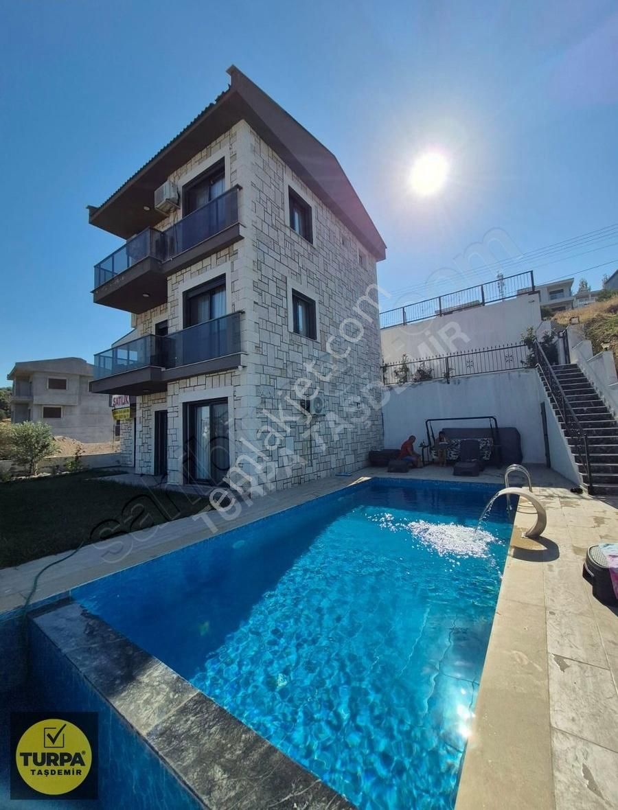 Yeni Foça Da Satılık 330 M2 Arsalı Müstakil 5+1 Tribleks Villa - Görsel 16