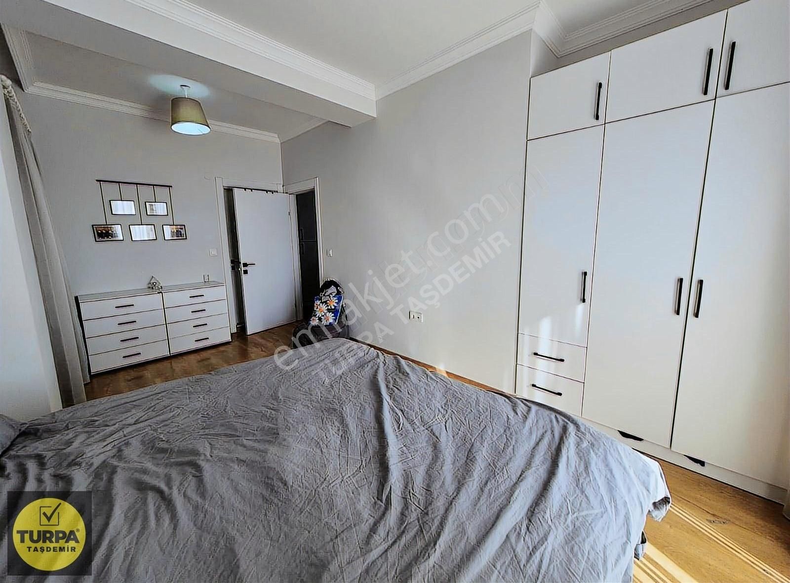 Yeni Foça Da Satılık 330 M2 Arsalı Müstakil 5+1 Tribleks Villa - Görsel 3