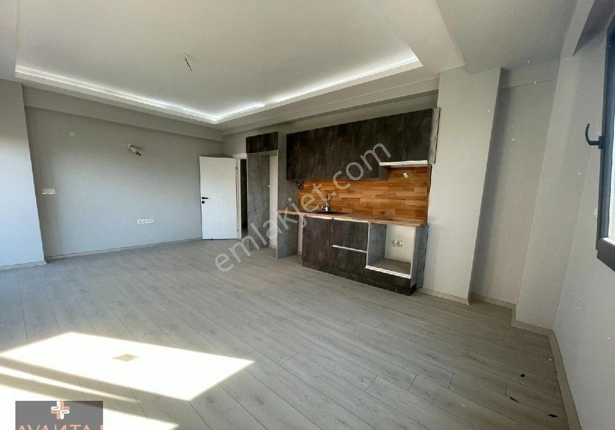 Kuşadası'nda Havuzlu Doğalgazlı 2+1 Daire - Görsel 3