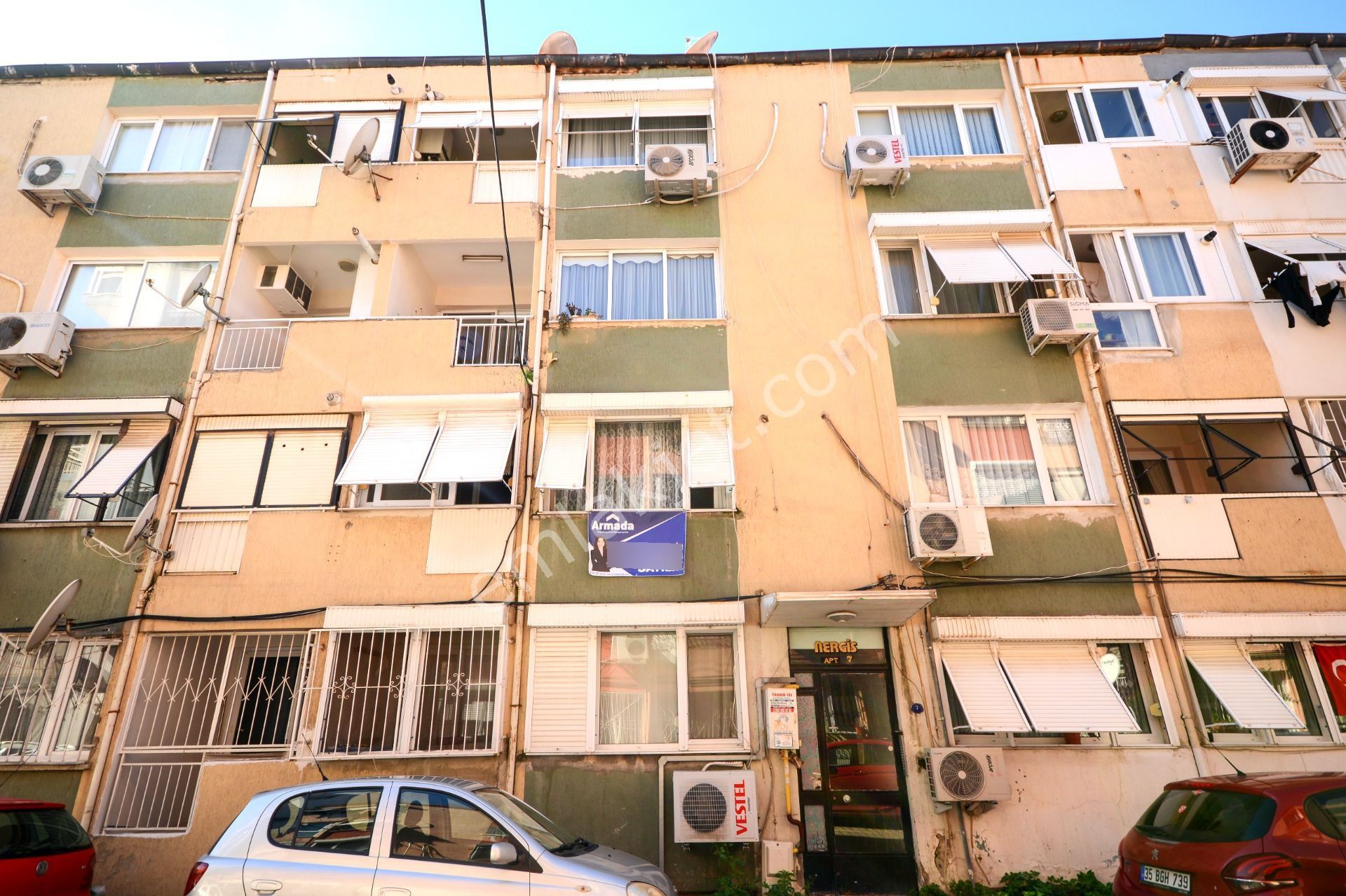 Karşıyaka Bahariyede Kredi Kullanımına Uygun Fırsat Satılık 3+1 Daire