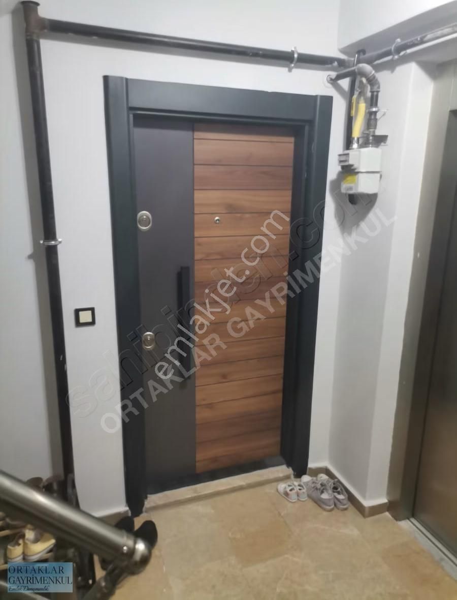 Sultanbeyli Adil Mahallesinde 2+1 Ara Kat Asansörlü - Görsel 3