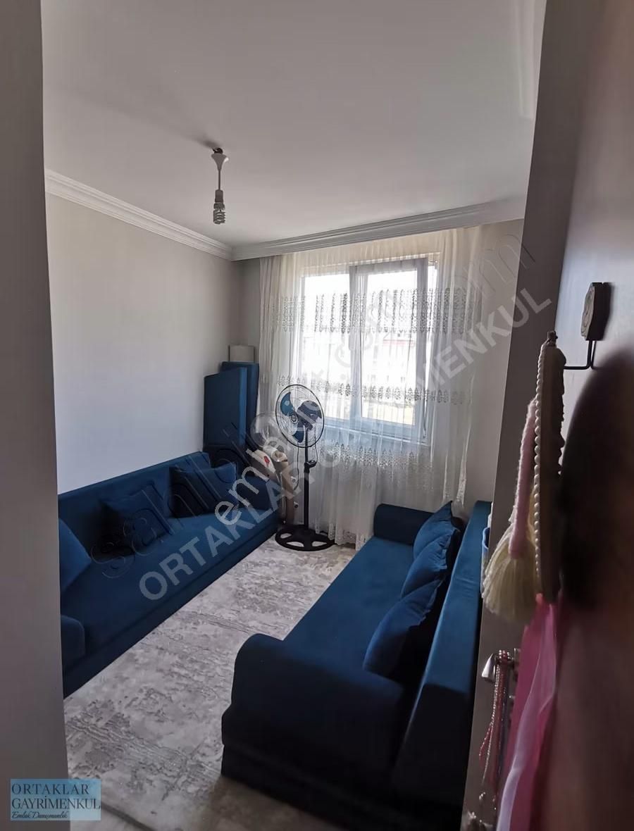 Sultanbeyli Adil Mahallesinde 2+1 Ara Kat Asansörlü - Görsel 2