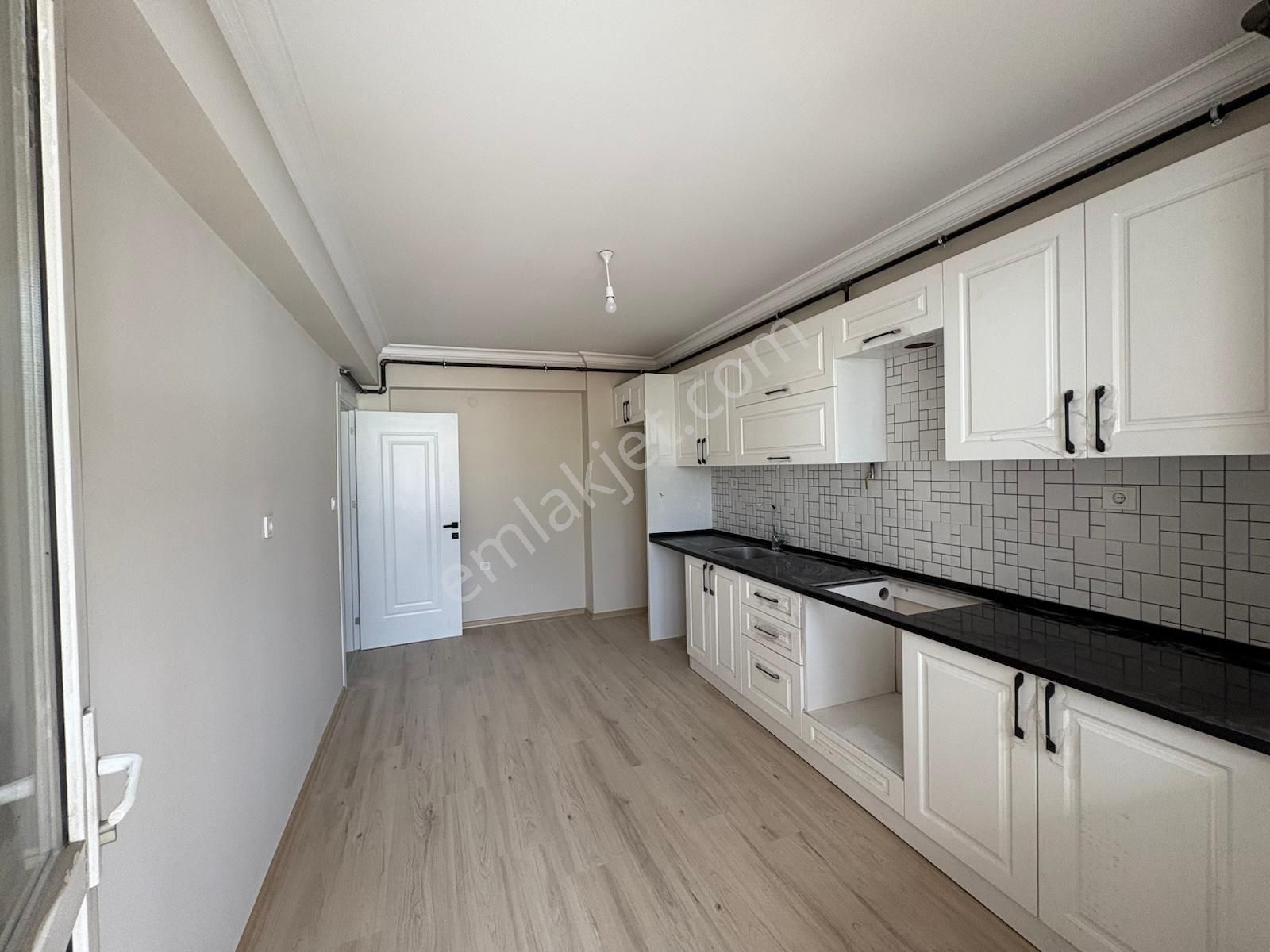 Hasanağa Bahçesi Yakını Erdem Caddesi Üstü Satılı 3+1 Daire - Görsel 4