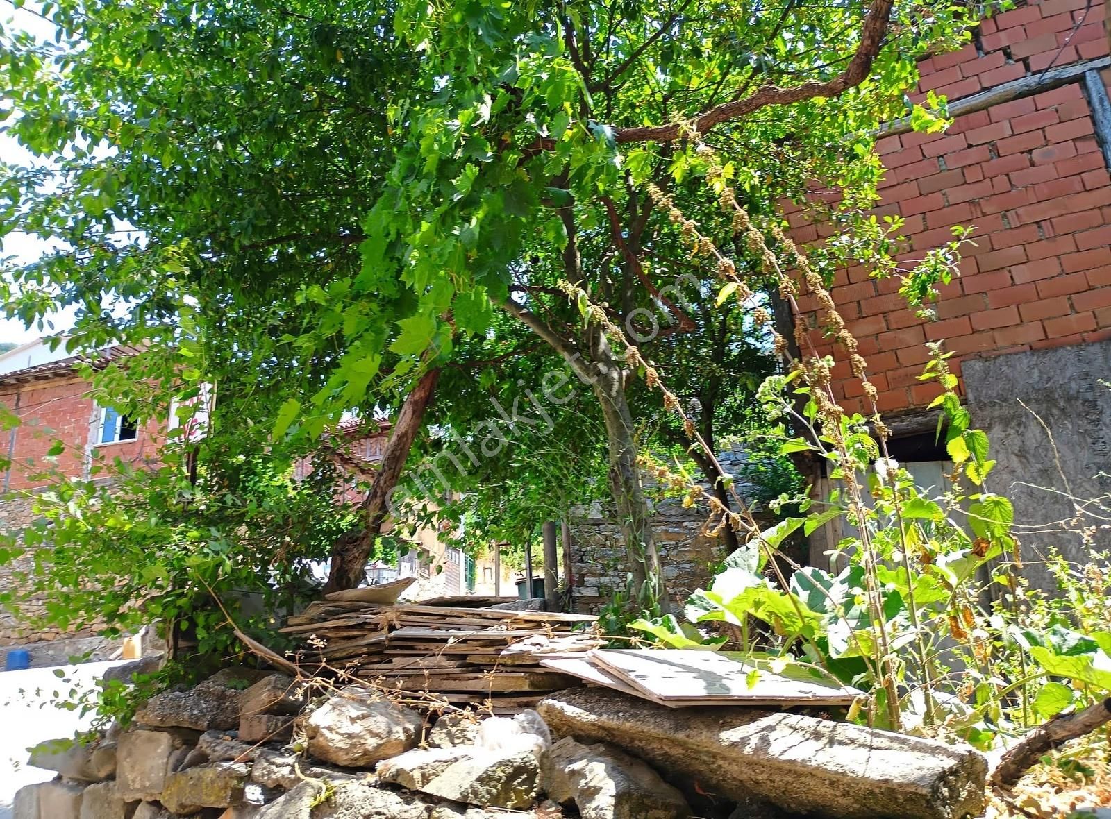 Osmangazi Gökçeören De Satılık Bahçeli Müstakil Ev.