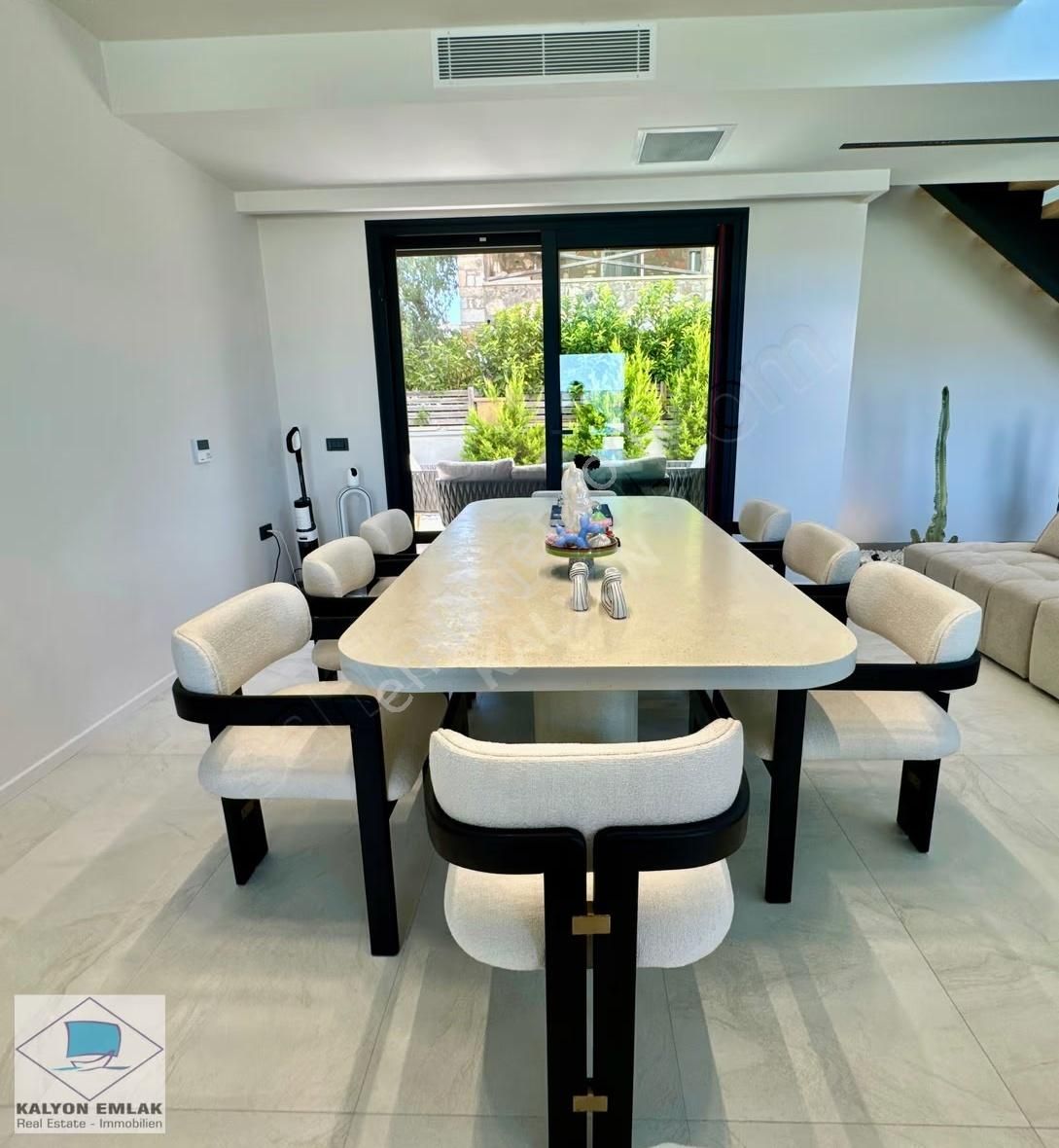 Çeşme'de Satılık Özel Tasarım Müstakil Havuzlu Ultra Lüx Villa - Görsel 21