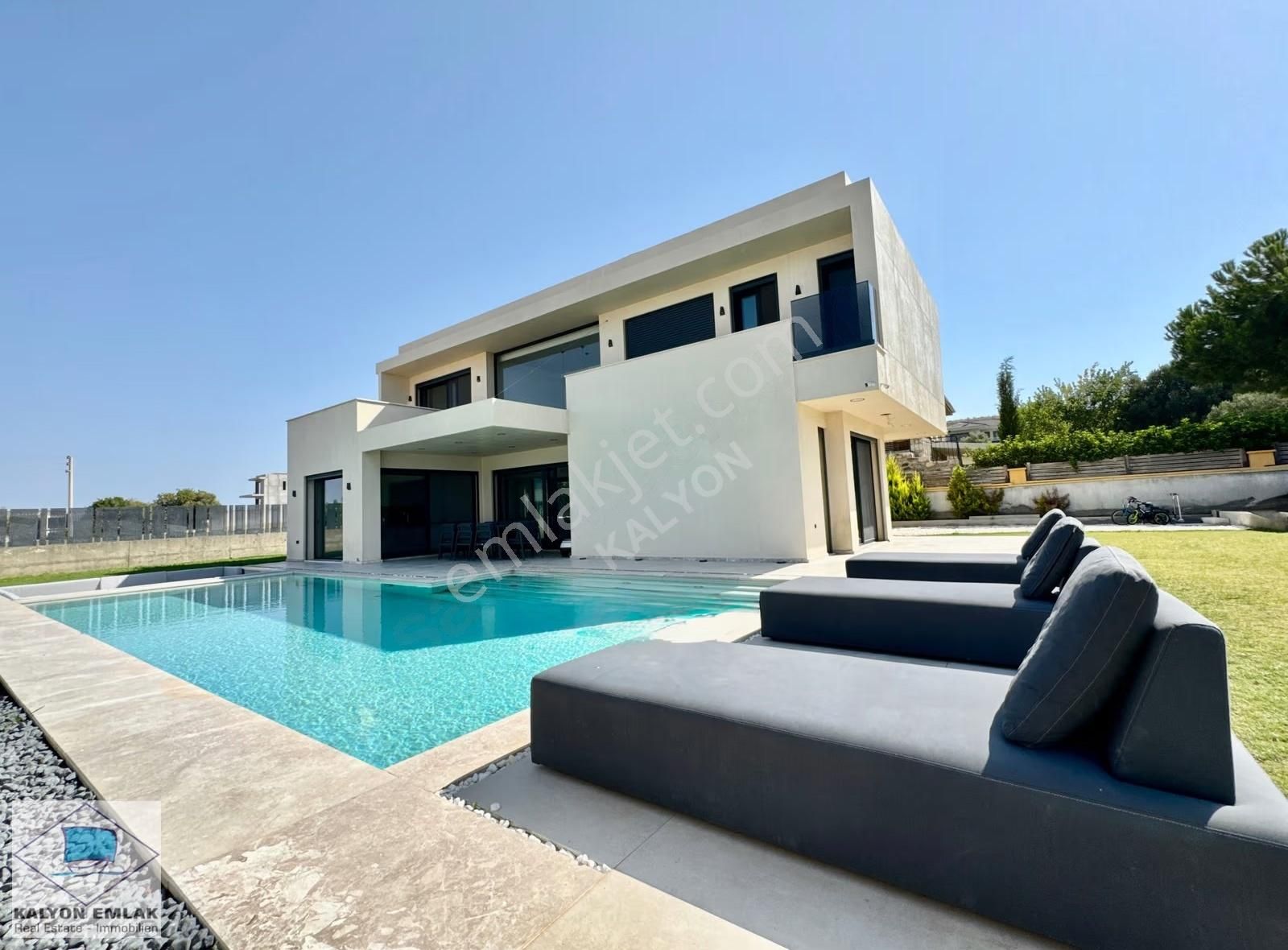 Çeşme'de Satılık Özel Tasarım Müstakil Havuzlu Ultra Lüx Villa - Görsel 20