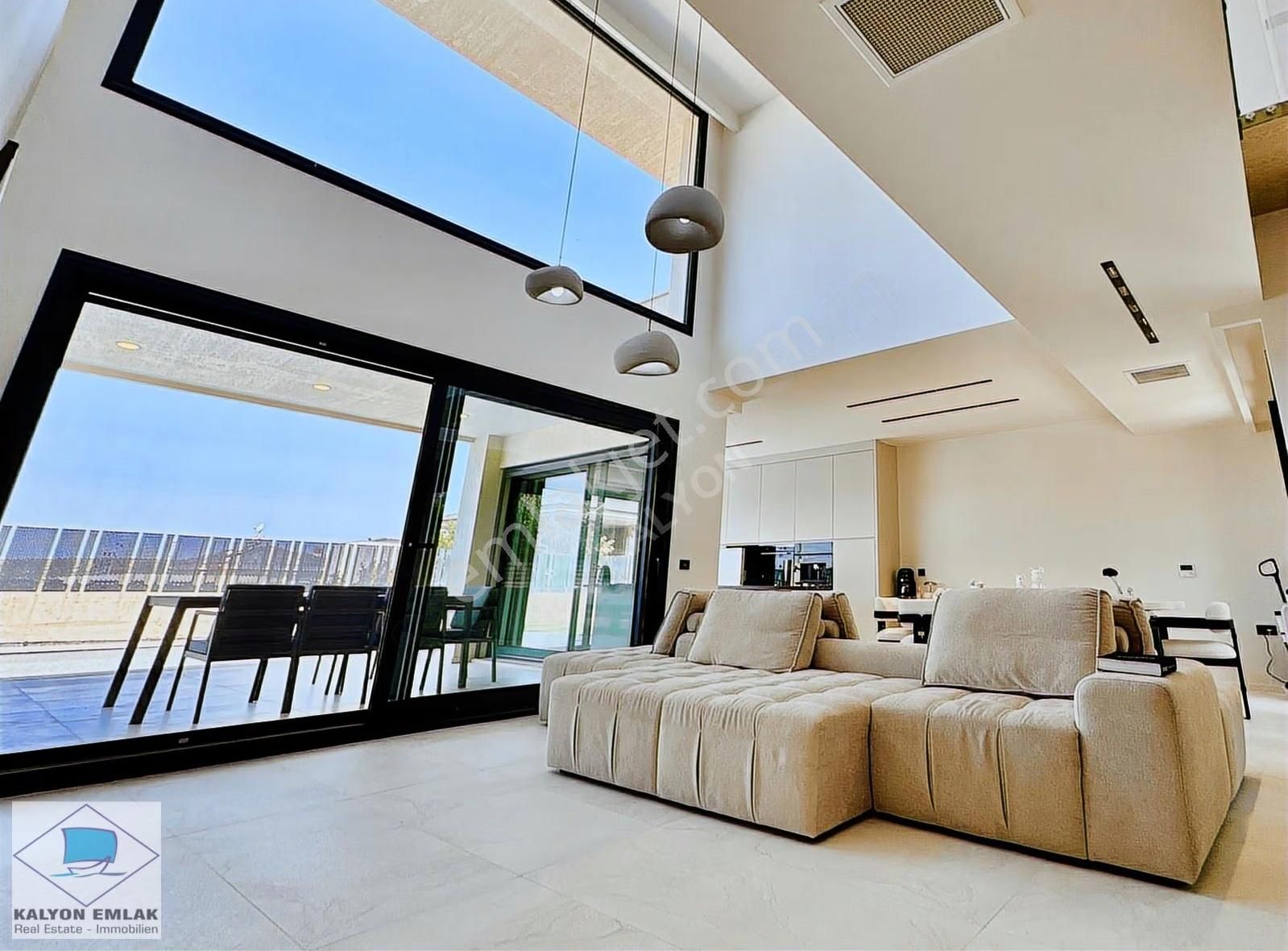 Çeşme'de Satılık Özel Tasarım Müstakil Havuzlu Ultra Lüx Villa - Görsel 33