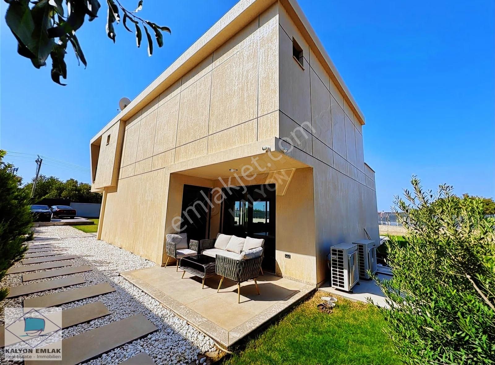 Çeşme'de Satılık Özel Tasarım Müstakil Havuzlu Ultra Lüx Villa - Görsel 11