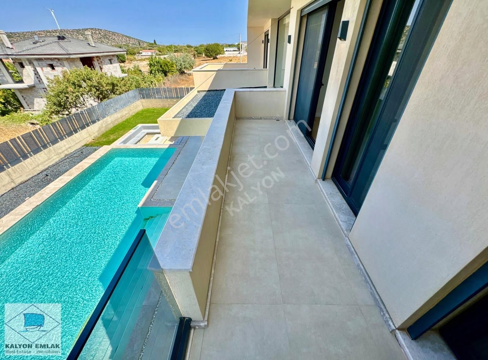 Çeşme'de Satılık Özel Tasarım Müstakil Havuzlu Ultra Lüx Villa - Görsel 19