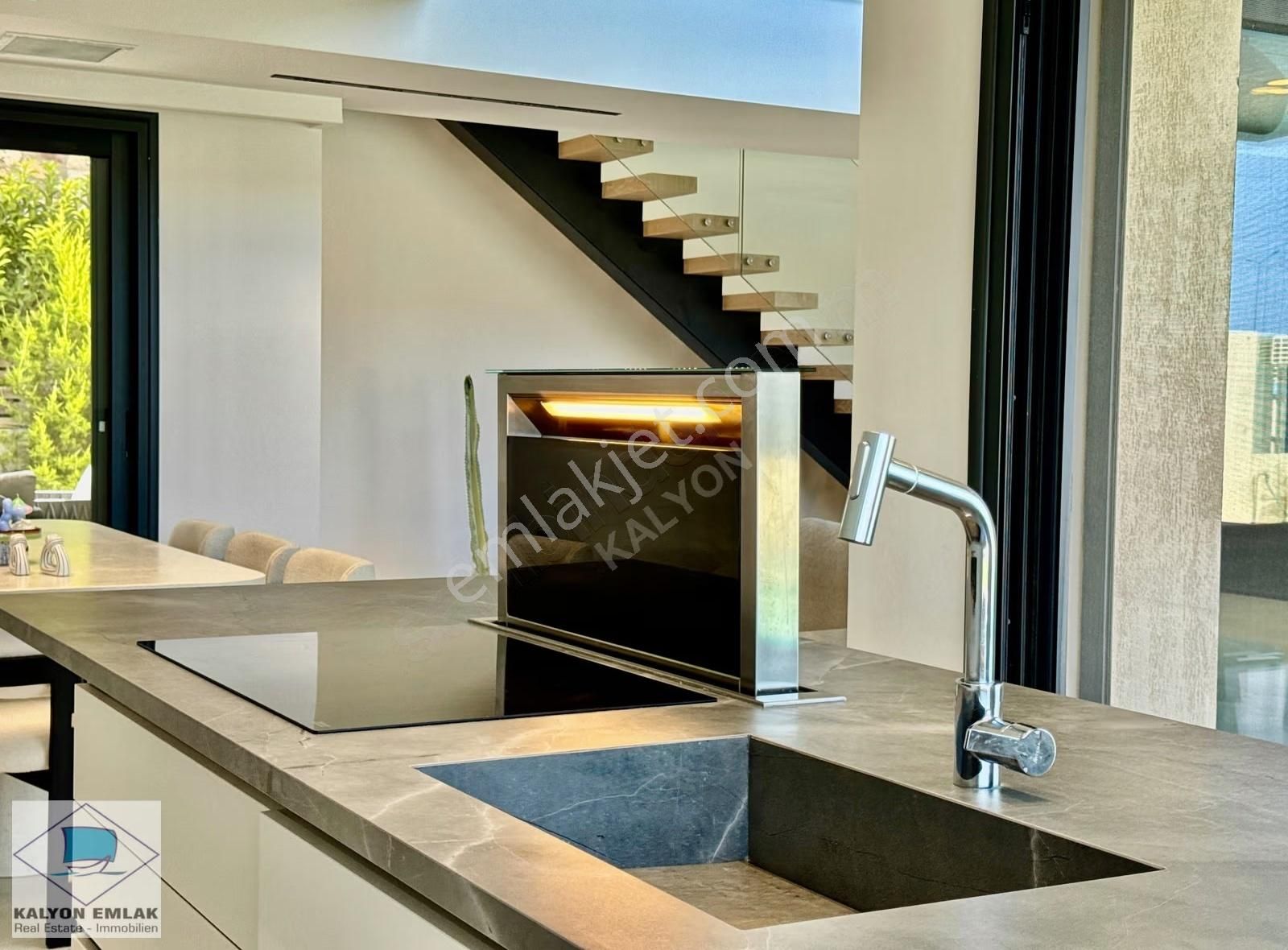 Çeşme'de Satılık Özel Tasarım Müstakil Havuzlu Ultra Lüx Villa - Görsel 34