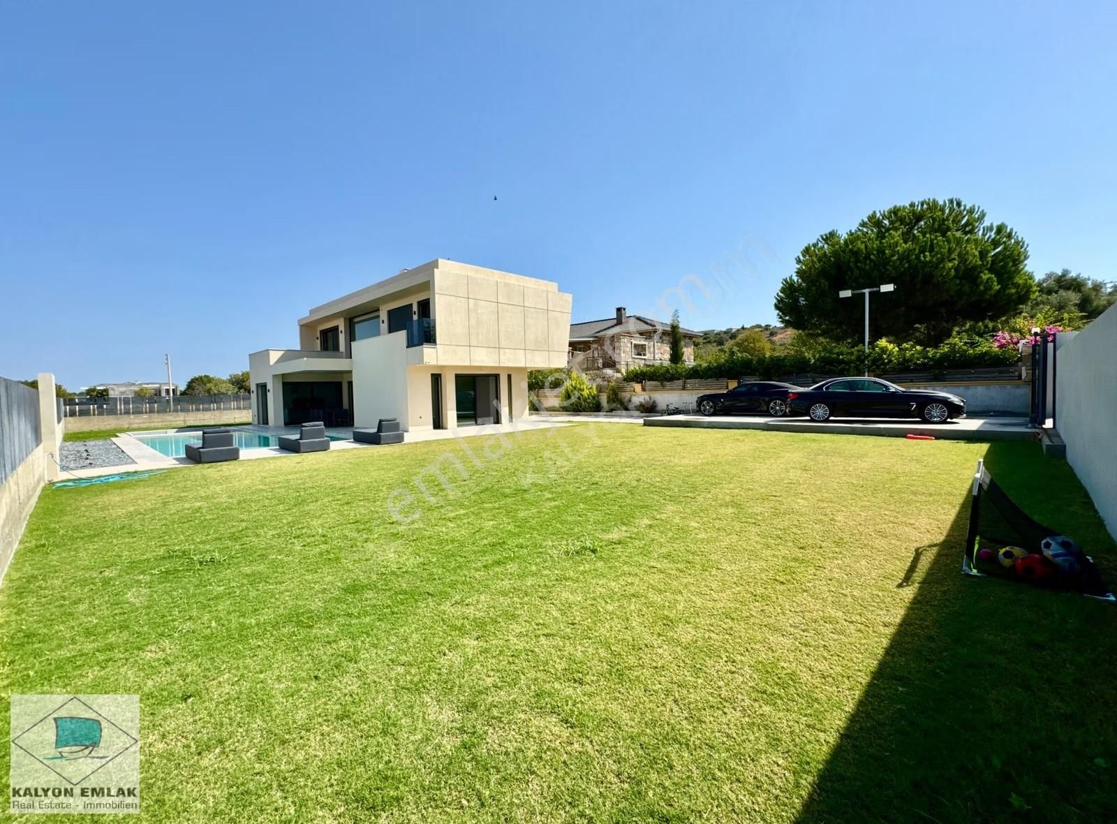 Çeşme'de Satılık Özel Tasarım Müstakil Havuzlu Ultra Lüx Villa - Görsel 35