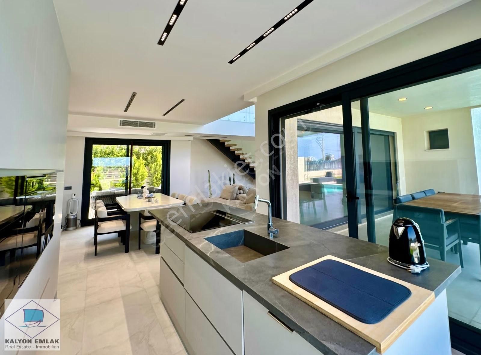 Çeşme'de Satılık Özel Tasarım Müstakil Havuzlu Ultra Lüx Villa - Görsel 8