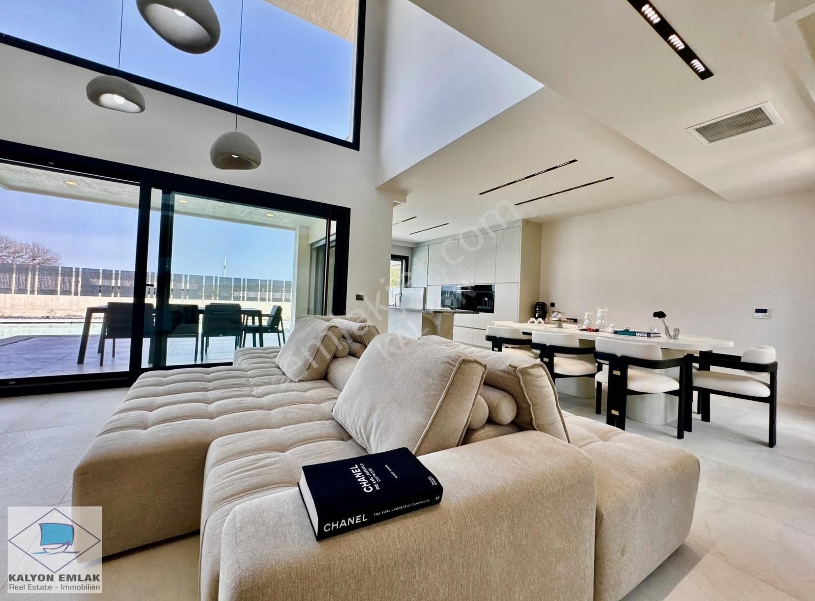 Çeşme'de Satılık Özel Tasarım Müstakil Havuzlu Ultra Lüx Villa - Görsel 29