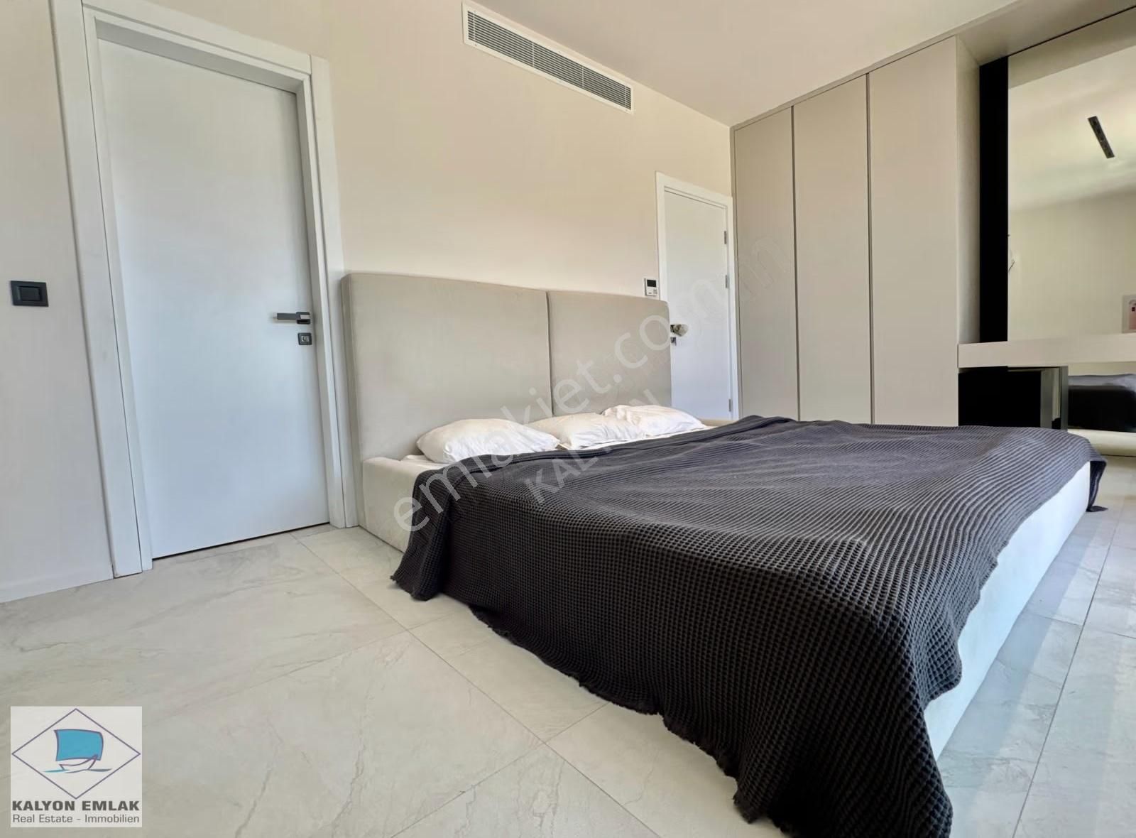 Çeşme'de Satılık Özel Tasarım Müstakil Havuzlu Ultra Lüx Villa - Görsel 15