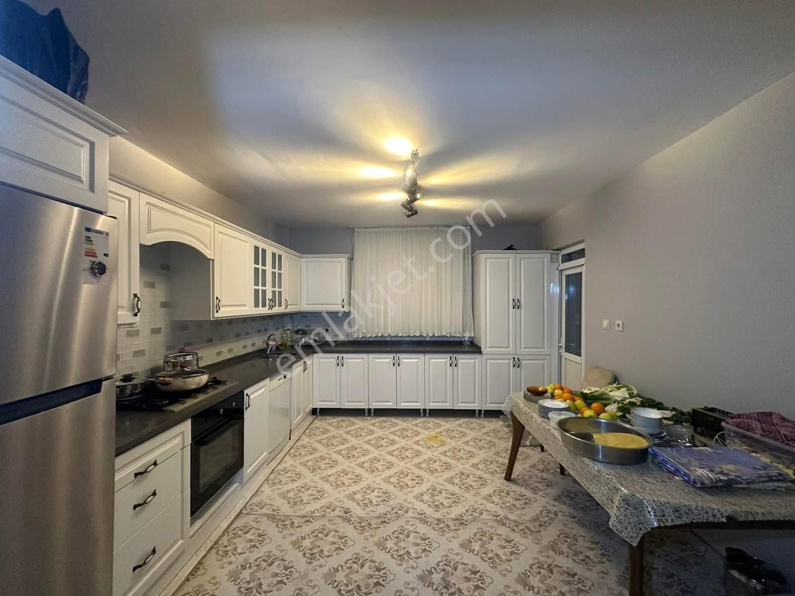 Akev Gayrimenkul'den Akpiyar'da Bakımlı Geniş Son Kat 3+1 Daire - Görsel 9