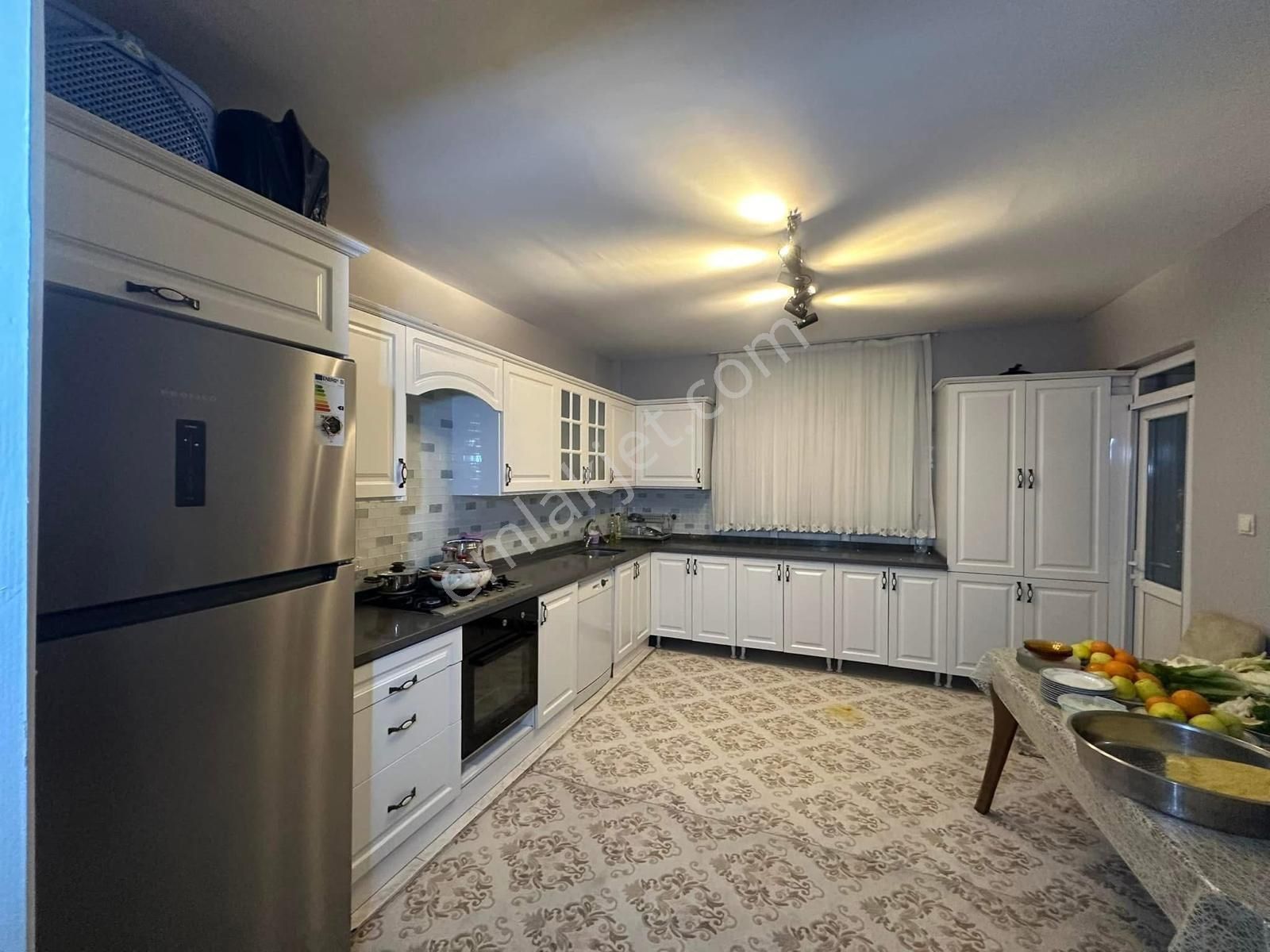 Akev Gayrimenkul'den Akpiyar'da Bakımlı Geniş Son Kat 3+1 Daire - Görsel 11