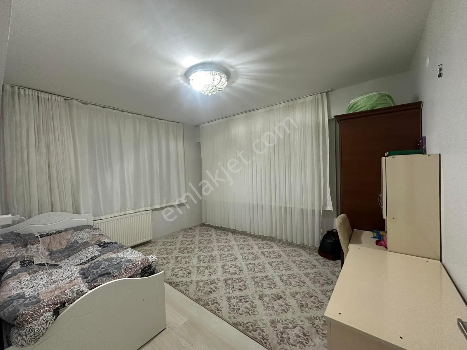 Akev Gayrimenkul'den Akpiyar'da Bakımlı Geniş Son Kat 3+1 Daire - Görsel 12