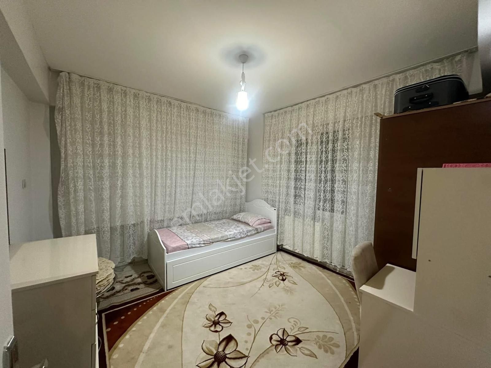 Akev Gayrimenkul'den Akpiyar'da Bakımlı Geniş Son Kat 3+1 Daire - Görsel 23