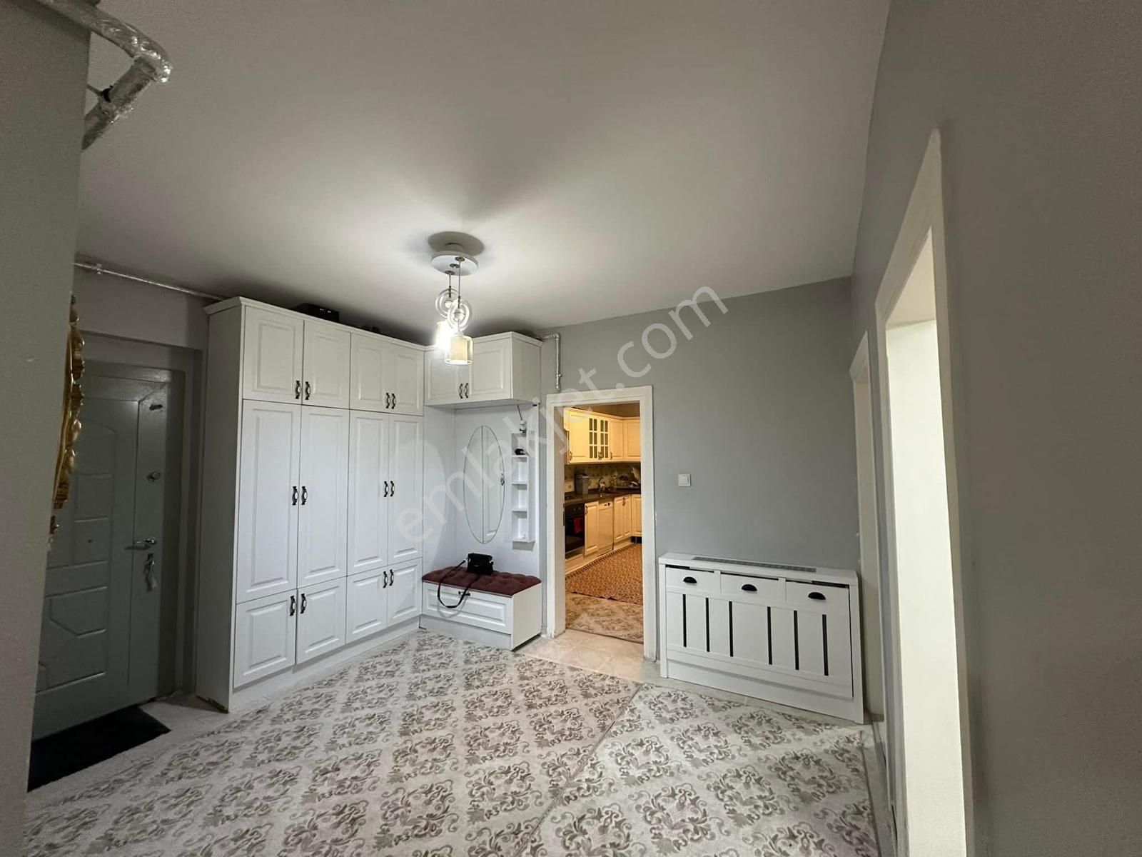 Akev Gayrimenkul'den Akpiyar'da Bakımlı Geniş Son Kat 3+1 Daire - Görsel 16