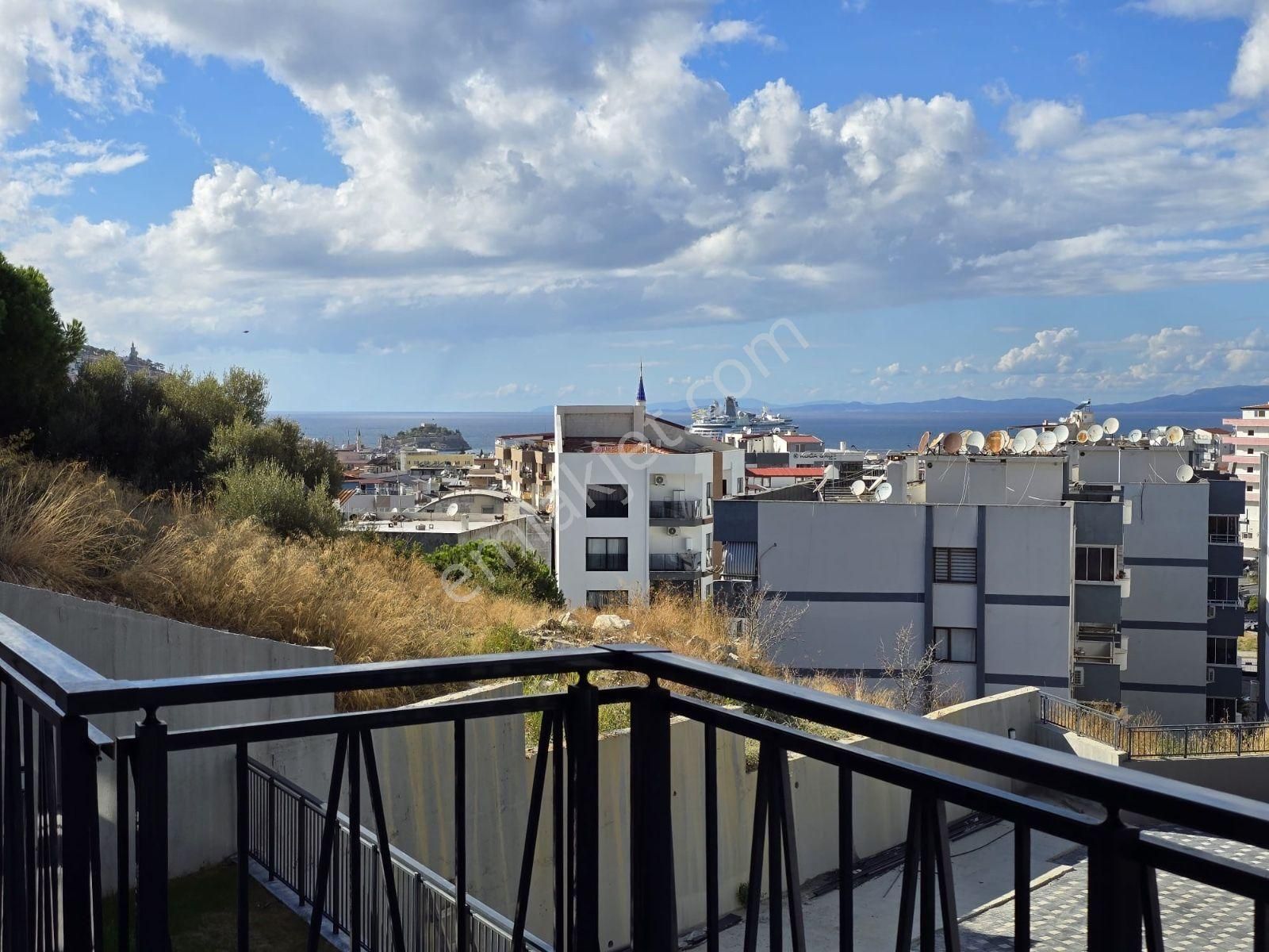 Kuşadası Ege Mahallesinde Havuzlu Sitede Deniz Ve Havuz Manzaralı Yerden Isıtmalı 3+1 Sıfır Daire - Görsel 2