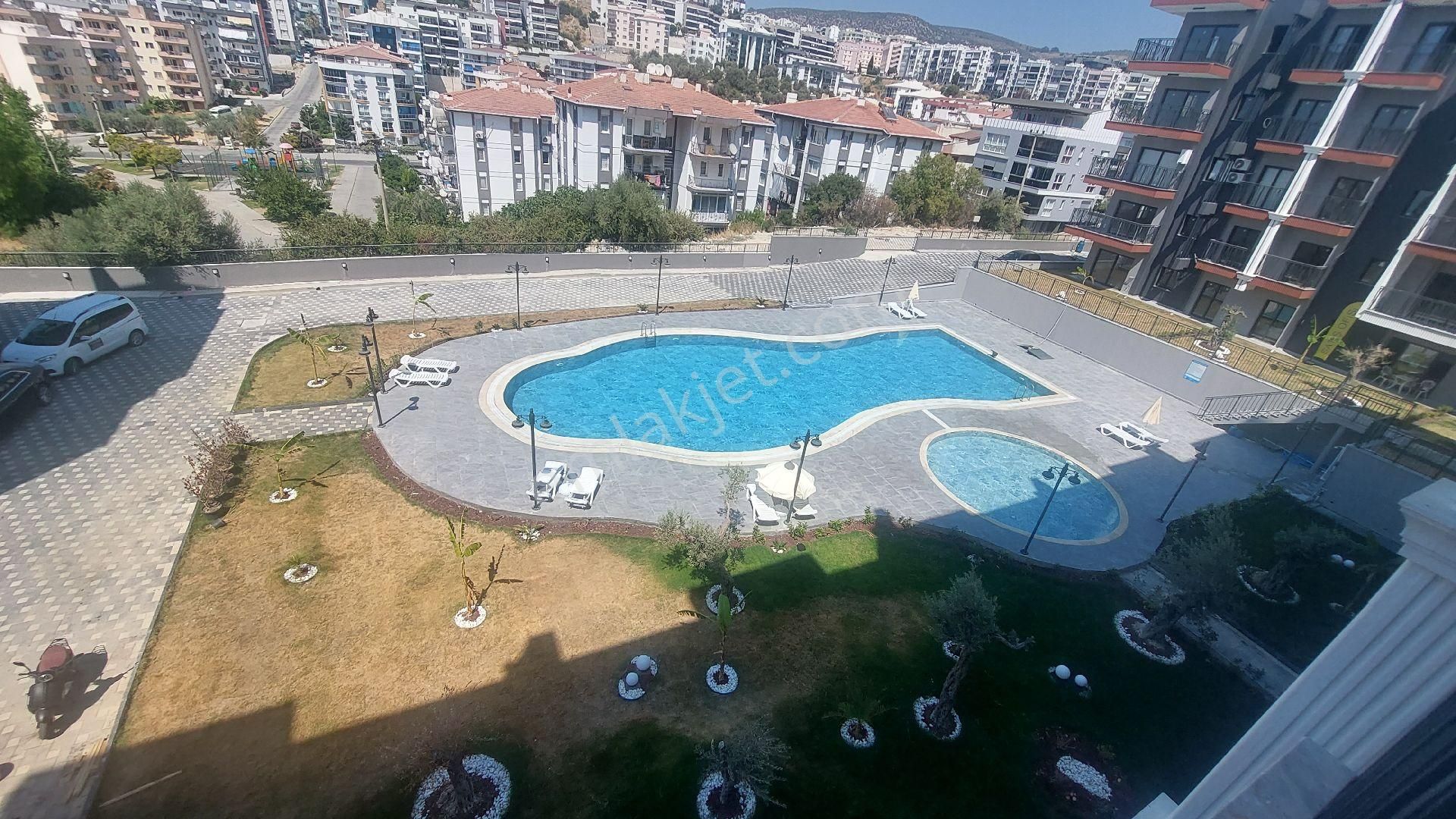 Kuşadası Ege Mahallesinde Havuzlu Sitede Deniz Ve Havuz Manzaralı Yerden Isıtmalı 3+1 Sıfır Daire - Görsel 20