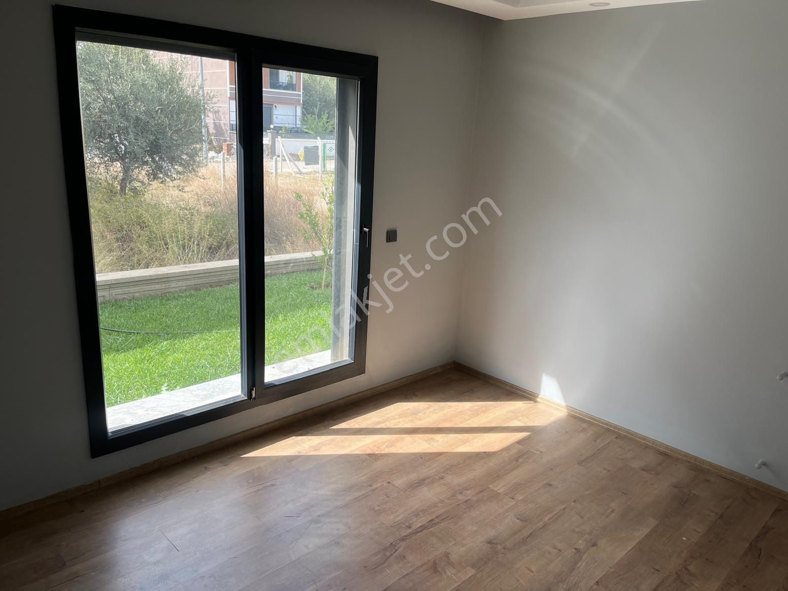 Güre Ssk Mevkisinde 6+1 Satılık Tasarım Villa - Görsel 15