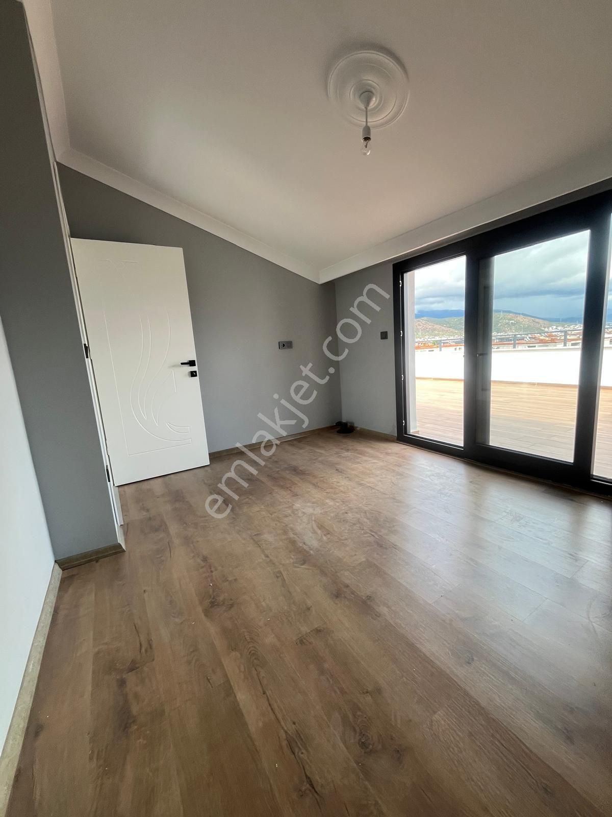 Güre Ssk Mevkisinde 6+1 Satılık Tasarım Villa - Görsel 25