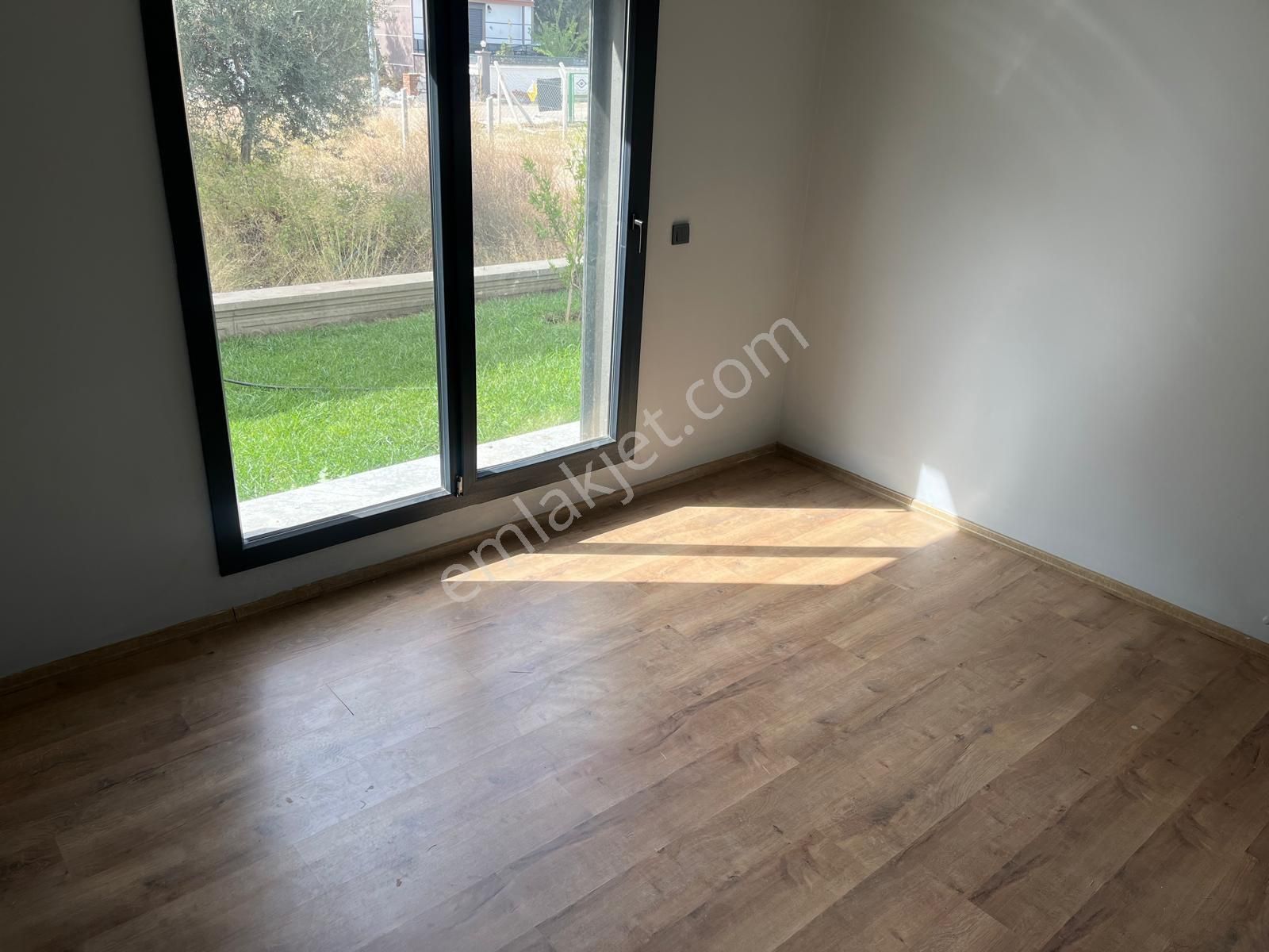 Güre Ssk Mevkisinde 6+1 Satılık Tasarım Villa - Görsel 14