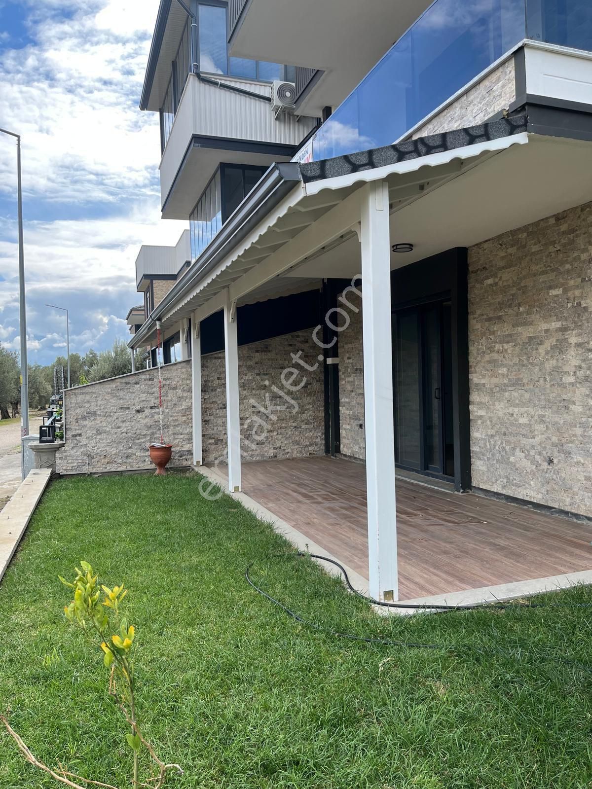 Güre Ssk Mevkisinde 6+1 Satılık Tasarım Villa - Görsel 11