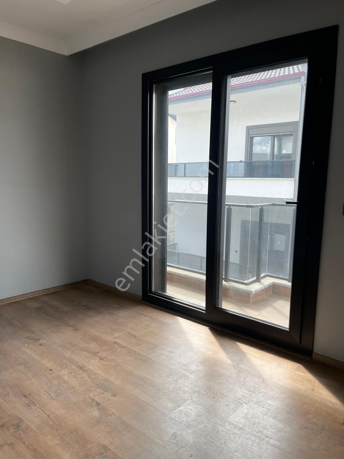 Güre Ssk Mevkisinde 6+1 Satılık Tasarım Villa - Görsel 23