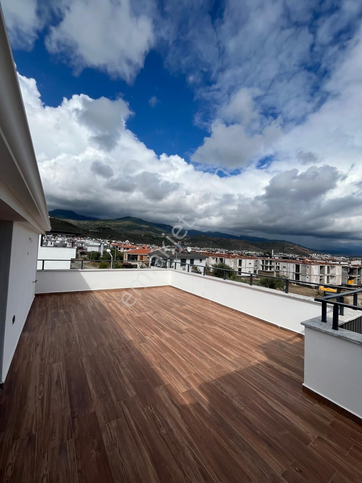 Güre Ssk Mevkisinde 6+1 Satılık Tasarım Villa - Görsel 32