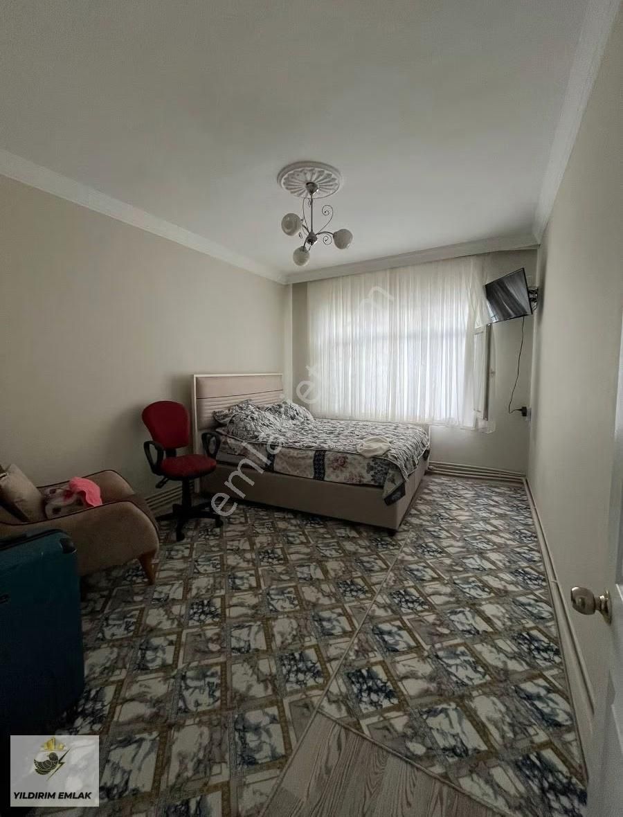 Yıldırım Emlak'tan Carsı Merkezde 3+1 Ara Kat Dogalgazlı Daire - Görsel 4