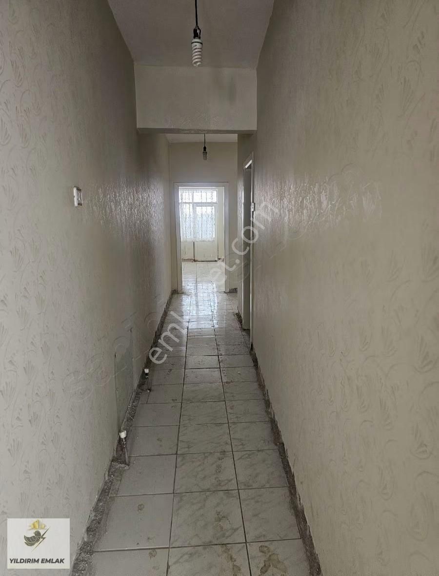 Yıldırım Emlak'tan Carsı Merkezde Isyerı Ruhsatlı 2+1 Ofis - Görsel 2