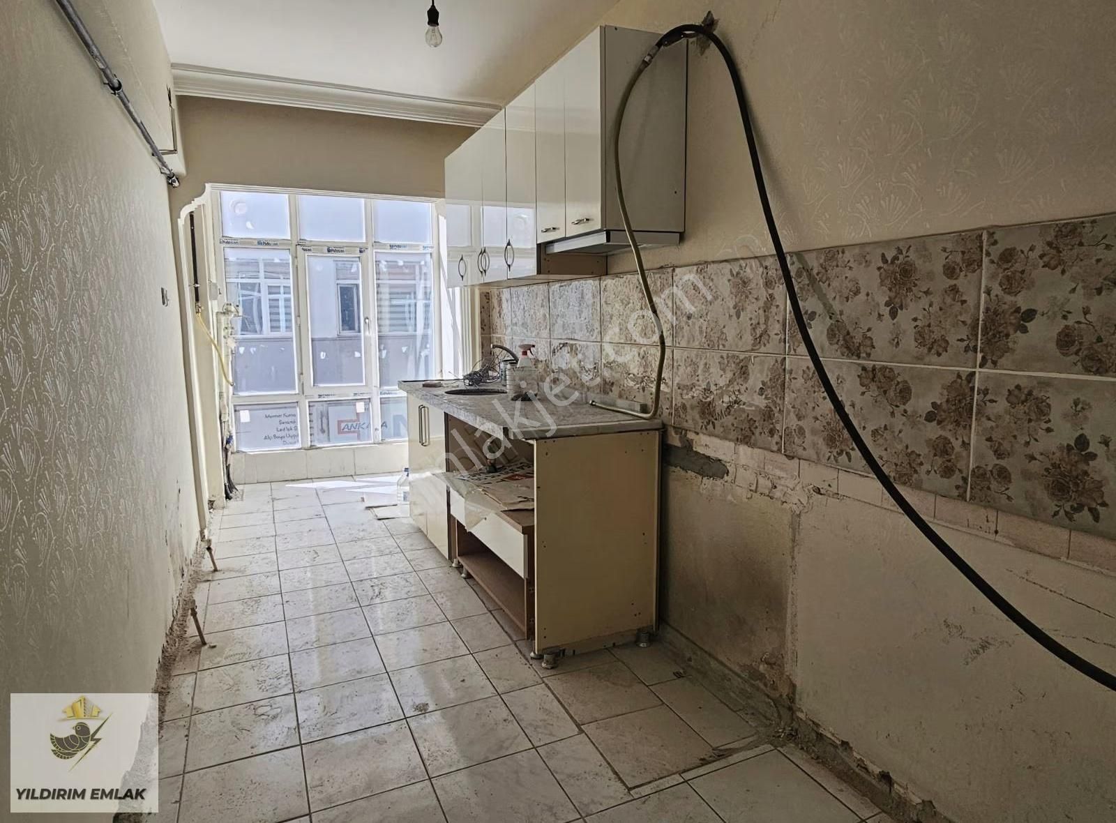 Yıldırım Emlak'tan Carsı Merkezde Isyerı Ruhsatlı 2+1 Ofis