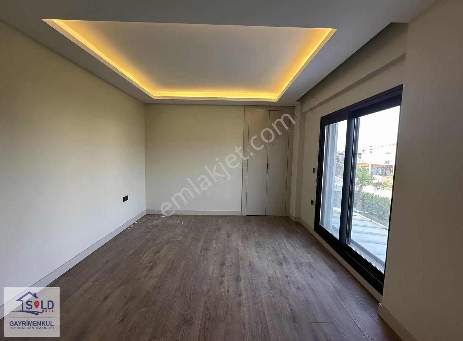 Urla Atatürk Mahallesi Site İçi Satılık Havuzlu Villa - Görsel 12