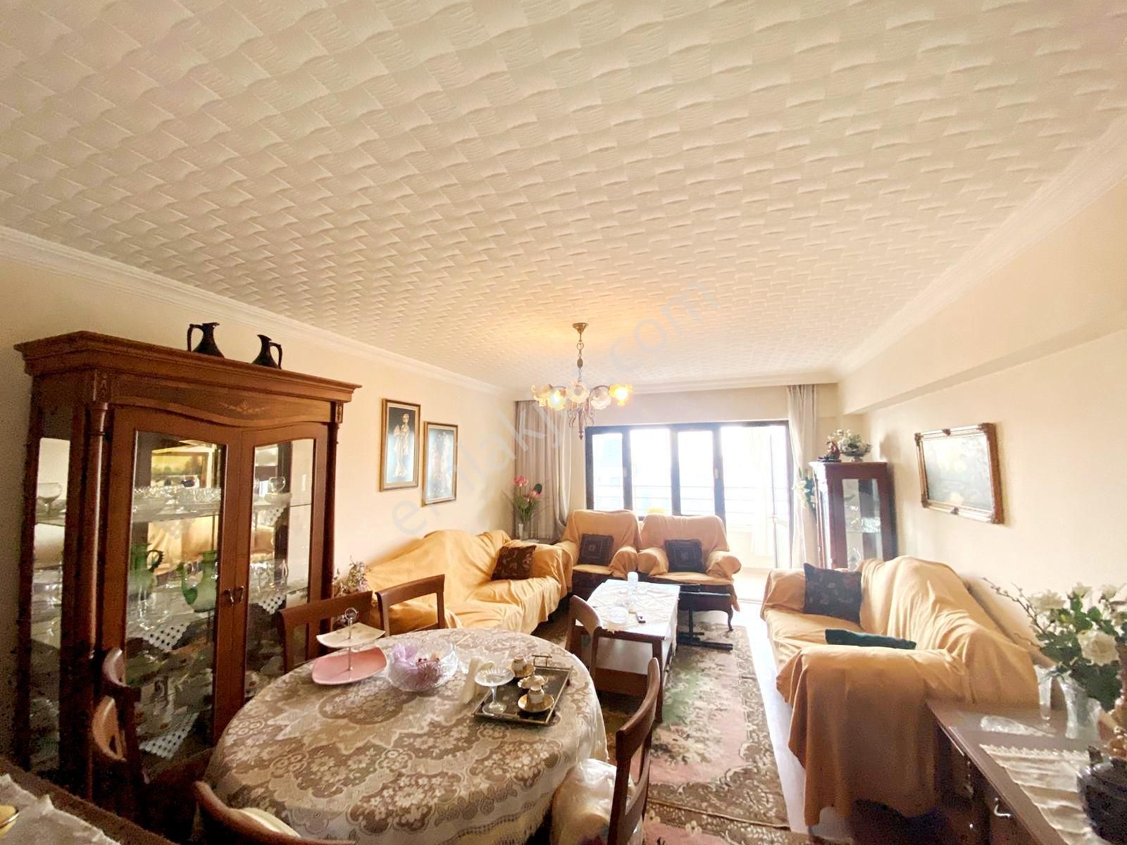 Uzman Emlak'dan Keçiören Bağlarbaşı Mh'de Site İçerisinde Asansörlü Isı Yalıtımlı 6.katta 3+1 Daire - Görsel 3