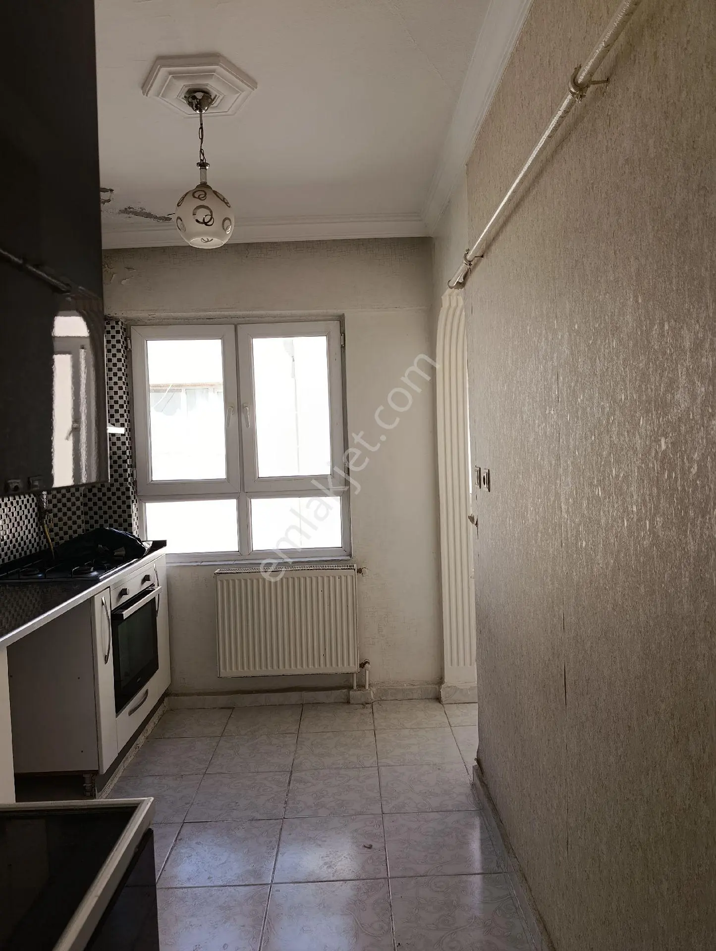Satılık Doğalgazlı 4 Oda Parkeli Bakımlı Çift Balkon Merkezi Konumda - Görsel 2