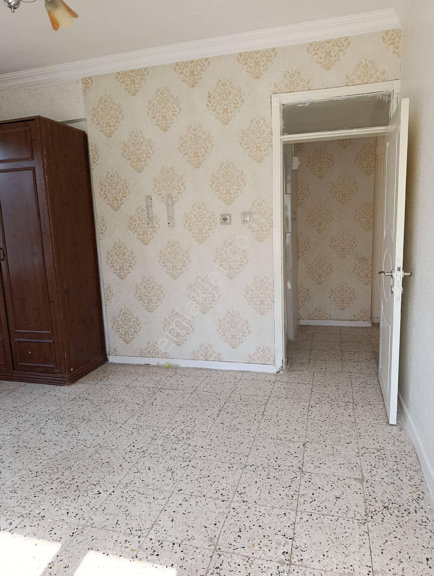 Satılık Doğalgazlı 4 Oda Parkeli Bakımlı Çift Balkon Merkezi Konumda - Görsel 16
