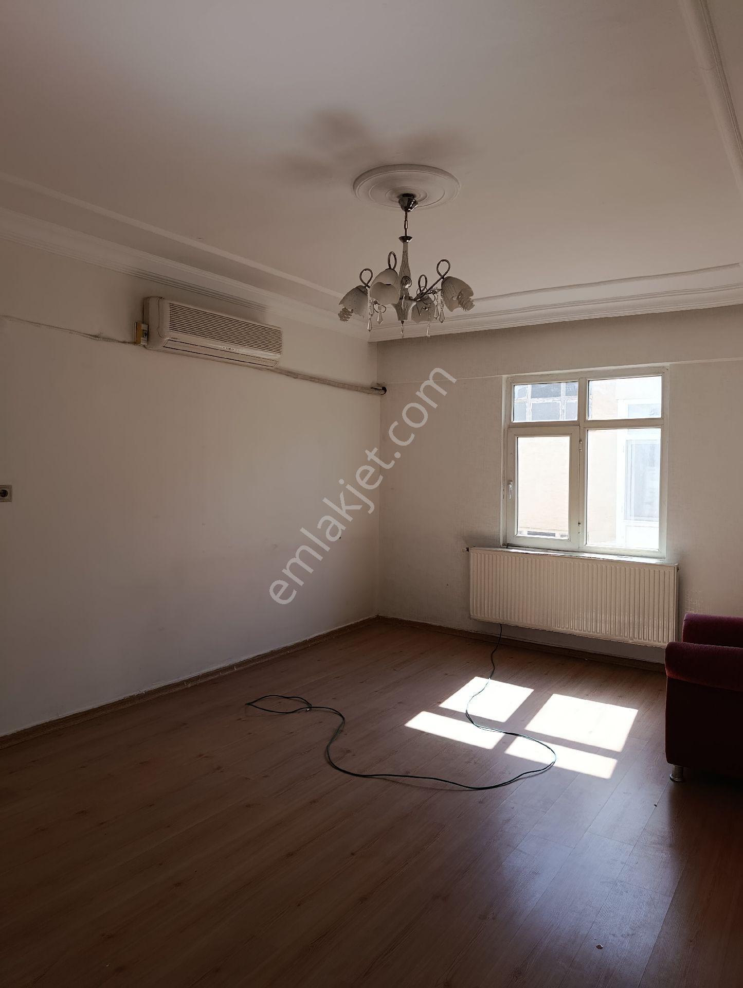 Satılık Doğalgazlı 4 Oda Parkeli Bakımlı Çift Balkon Merkezi Konumda - Görsel 5