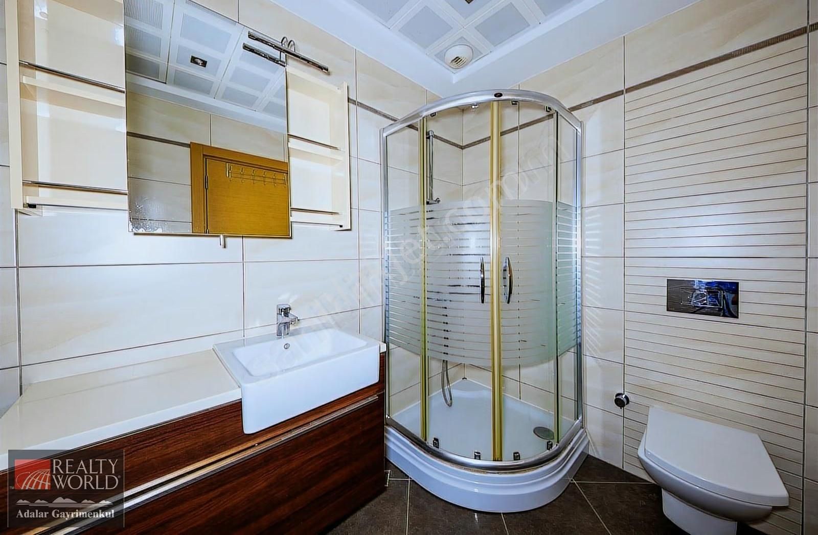 Nısh Adalar 'da Cihan Albayrak 'tan Kaptan Köşkü Satılık 3+1 - Görsel 2