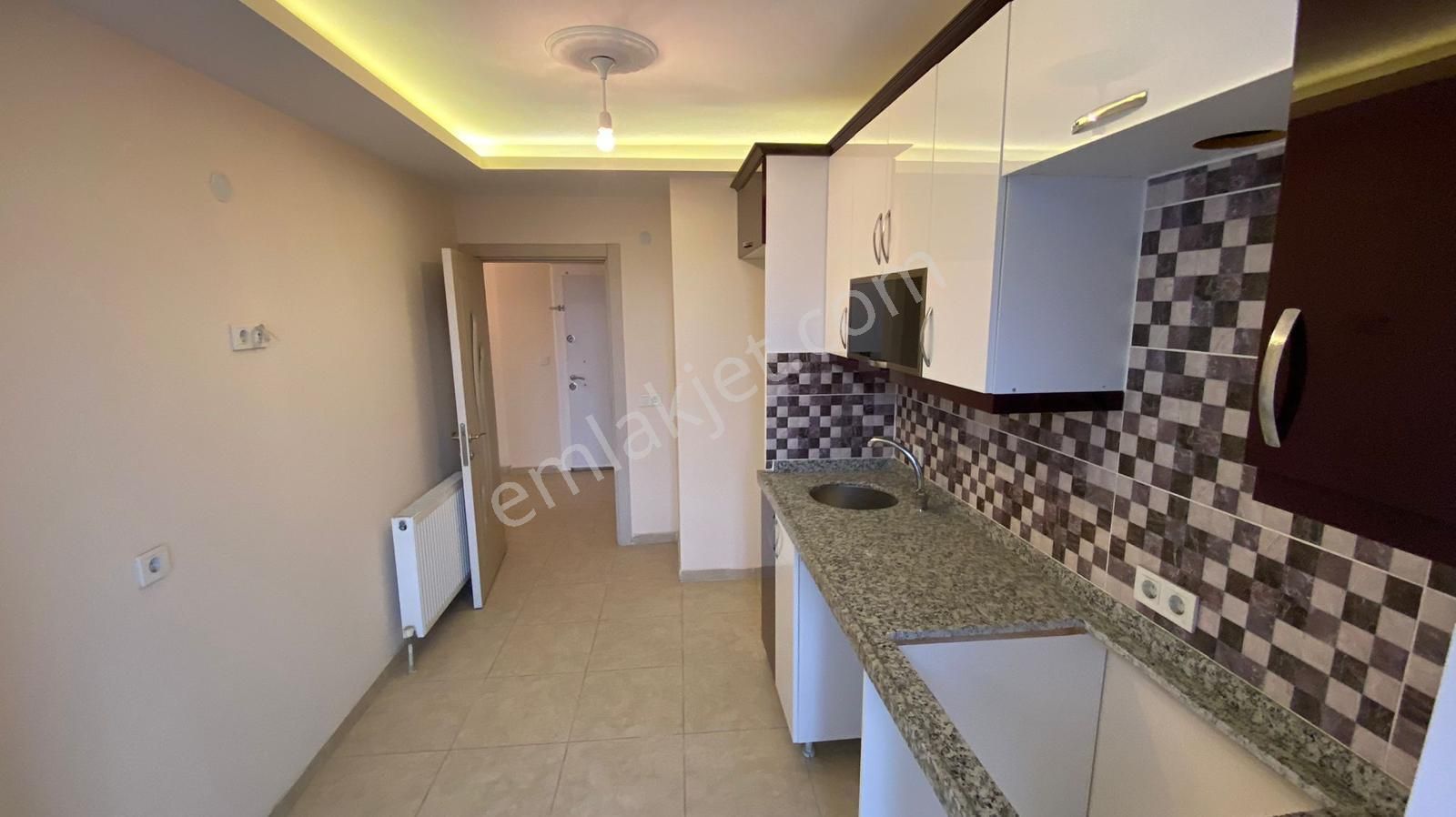 Merkezi Konumda Ferah Geniş Büyük Fırsat 2+1 Satılık Daire - Görsel 5