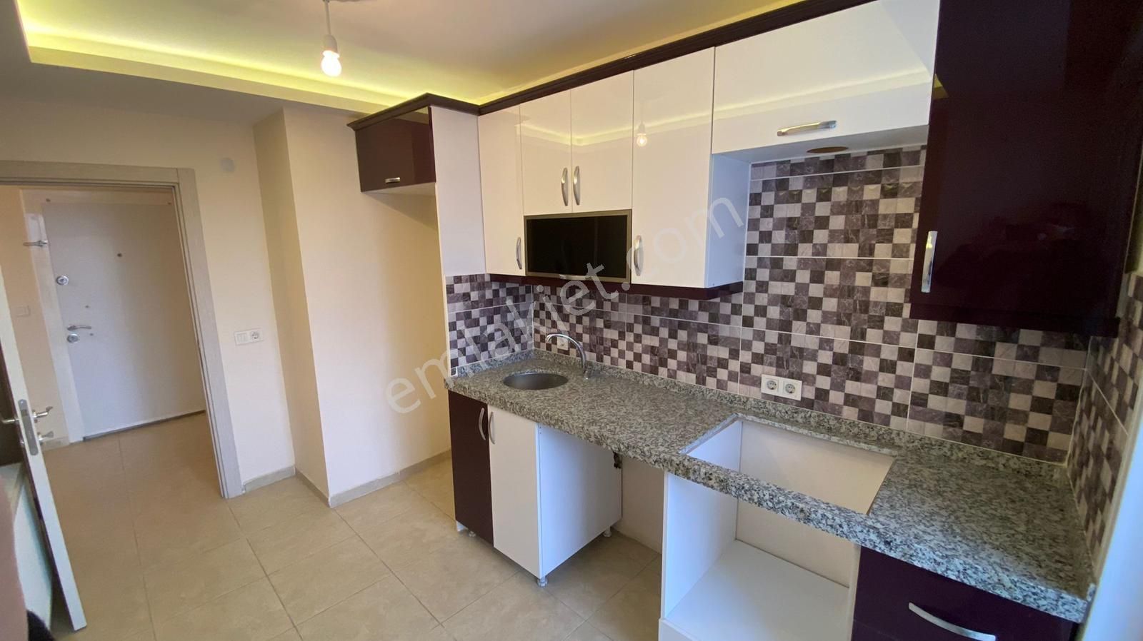 Merkezi Konumda Ferah Geniş Büyük Fırsat 2+1 Satılık Daire - Görsel 9