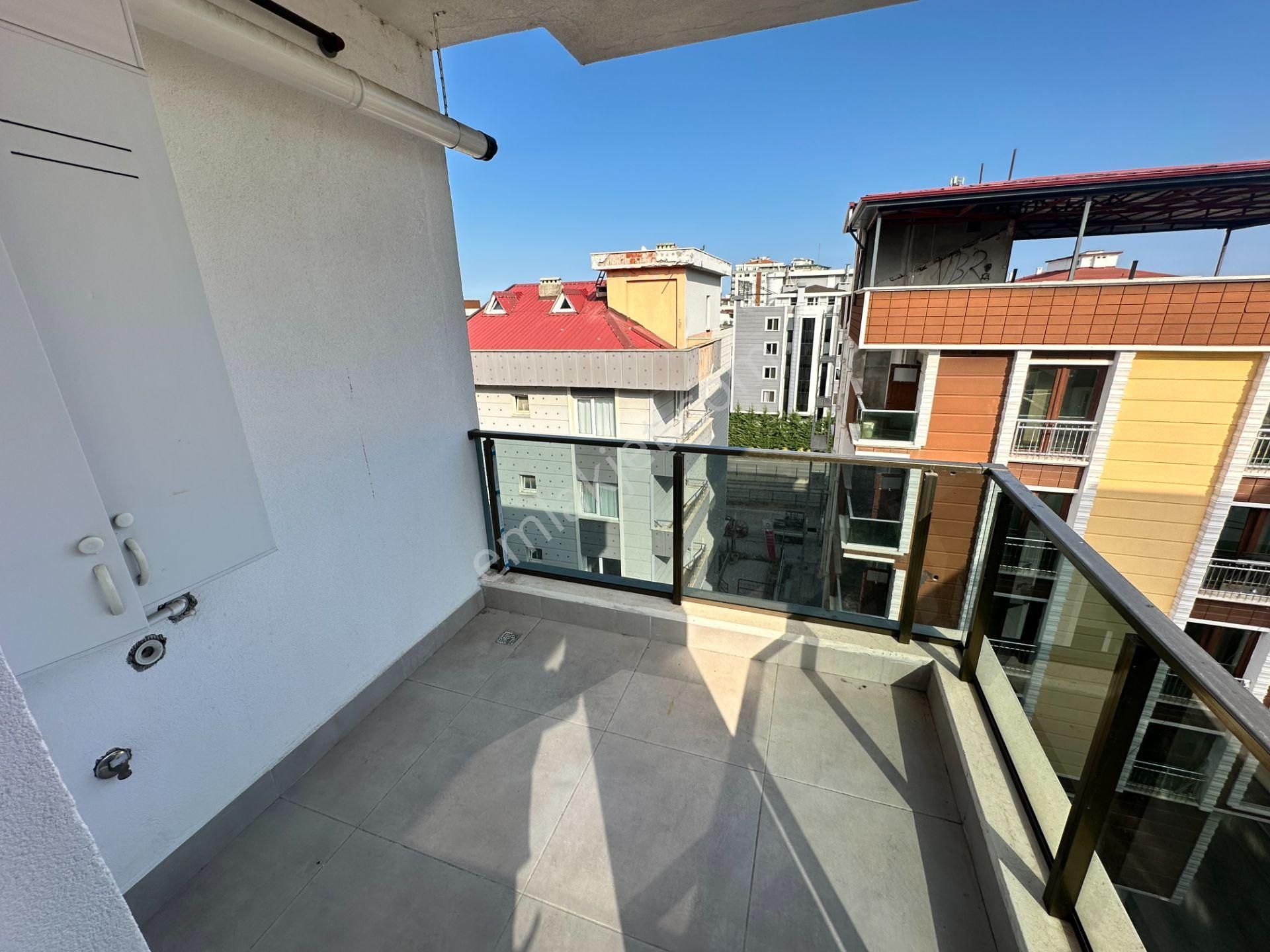 Tramvaya 2.bina Denize Yakın Abone Yapılı 1+1 Daire - Görsel 11