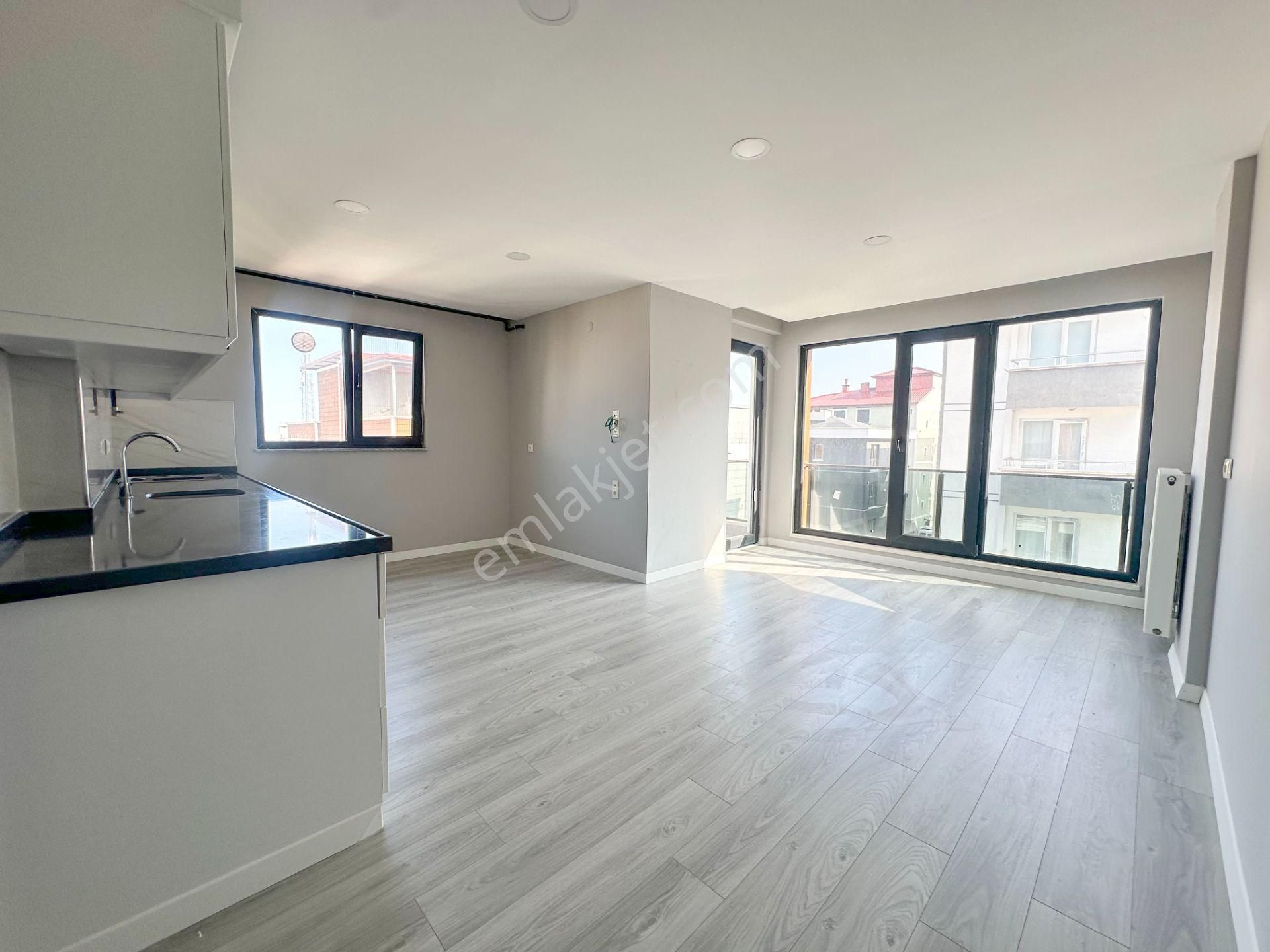 Tramvaya 2.bina Denize Yakın Abone Yapılı 1+1 Daire - Görsel 9